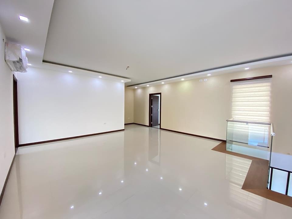 Casa en Urubó en Santa Cruz de la Sierra 3 dormitorios 5 baños 4 parqueos Foto 12