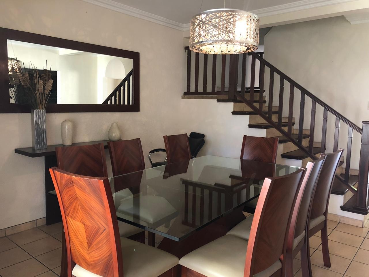 Casa en Entre 4to y 5to anillo Norte en Santa Cruz de la Sierra 3 dormitorios 3 baños 2 parqueos Foto 4