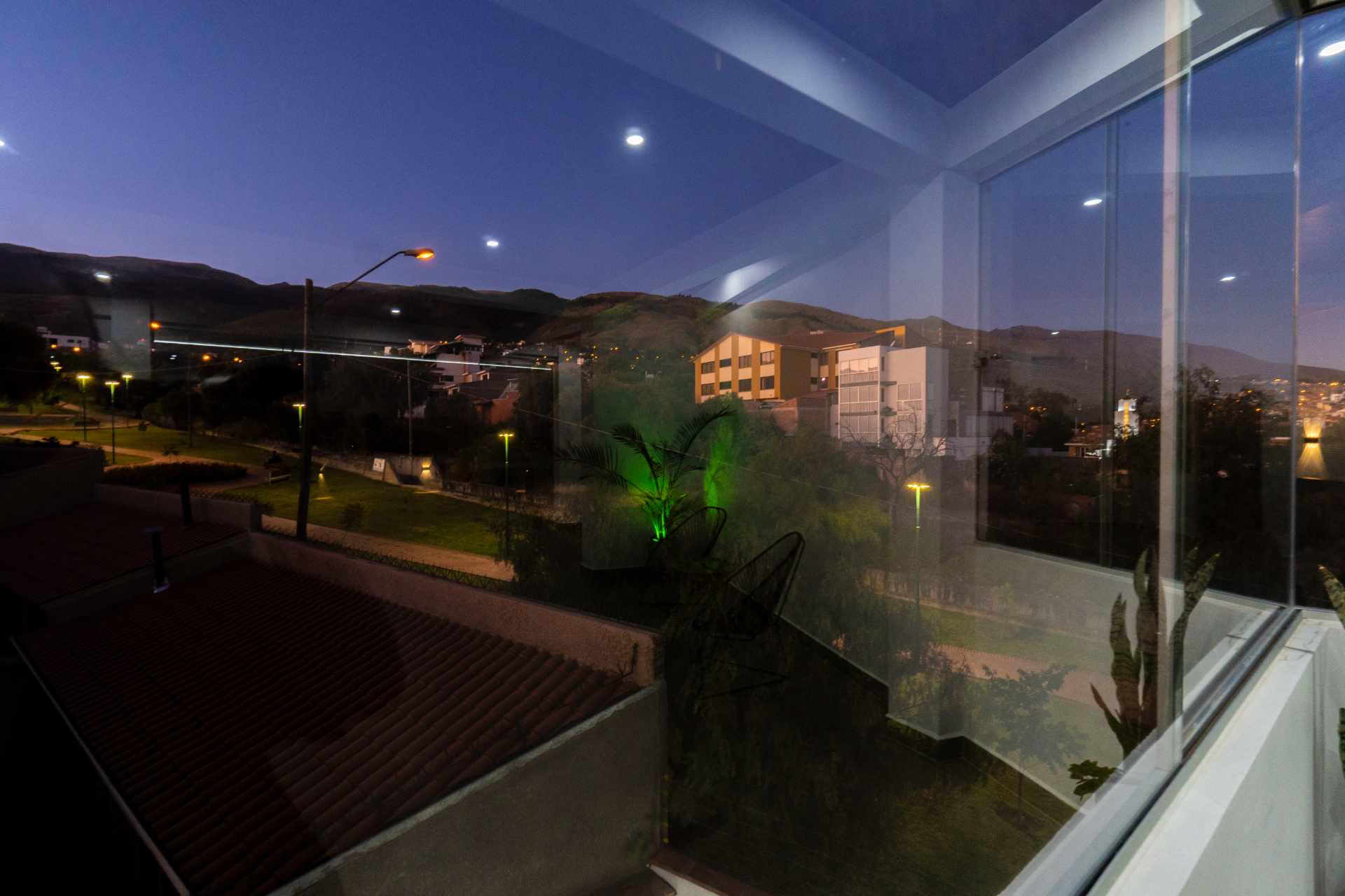 Casa Calle Begonia entre Av. Pando y Trinitaria Foto 10