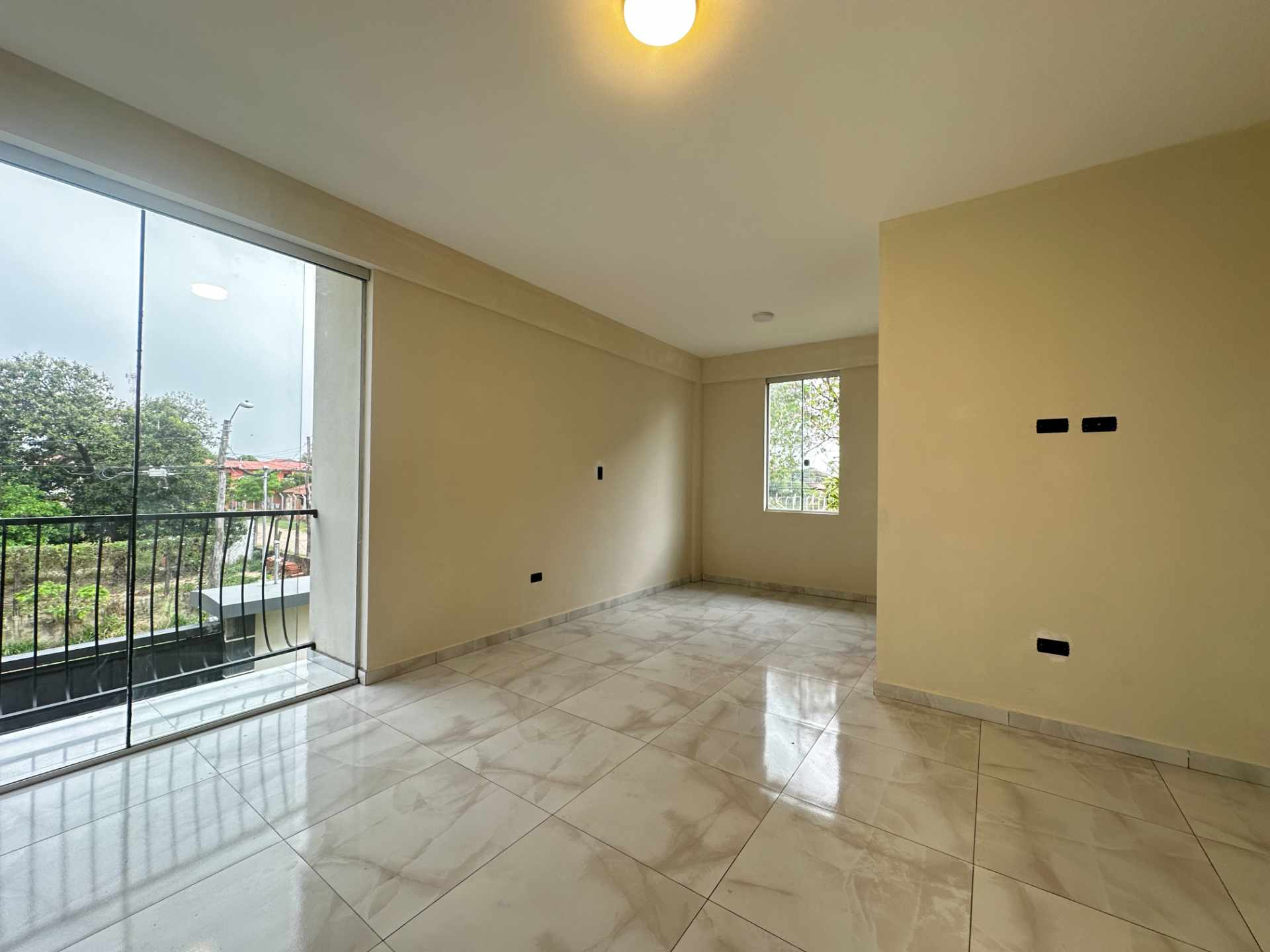 Casa en VentaAV. RADIAL 12, CERCA AL MERCADO EL FUERTE Foto 5