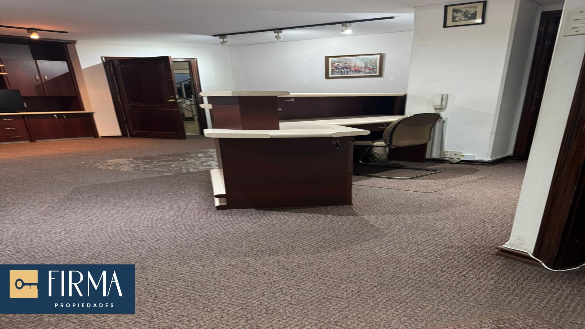 Departamento en San Jorge en La Paz 3 dormitorios 3 baños 1 parqueos Foto 2