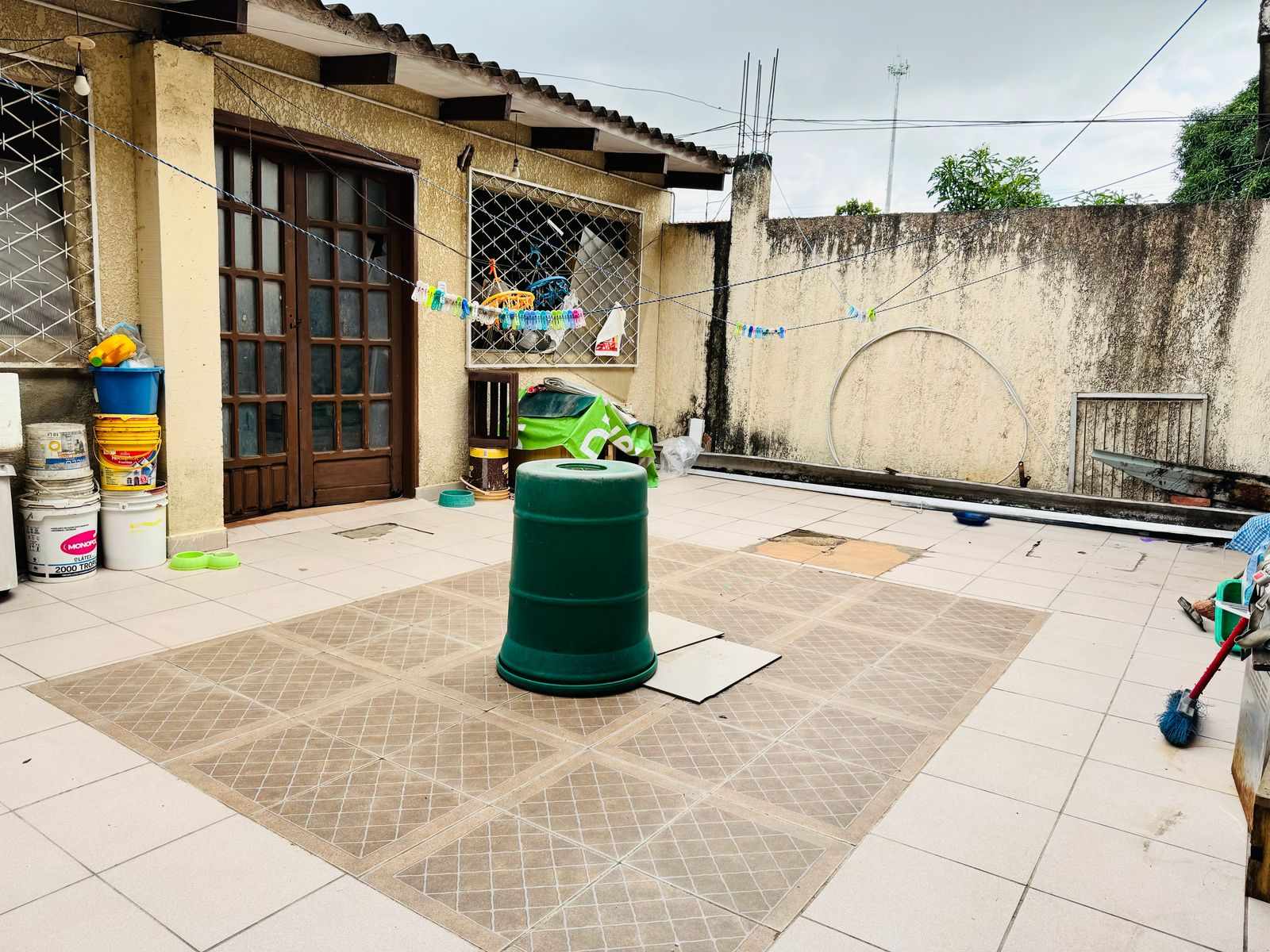 Casa en Entre 6to y 7mo anillo Oeste en Santa Cruz de la Sierra 7 dormitorios 4 baños 4 parqueos Foto 8