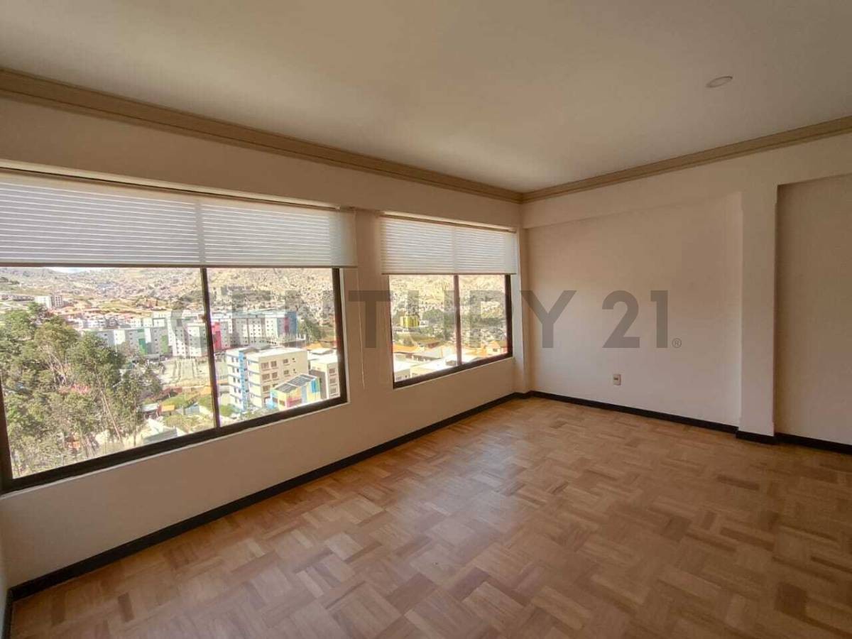 Departamento en Achumani en La Paz 3 dormitorios 4 baños 1 parqueos Foto 14