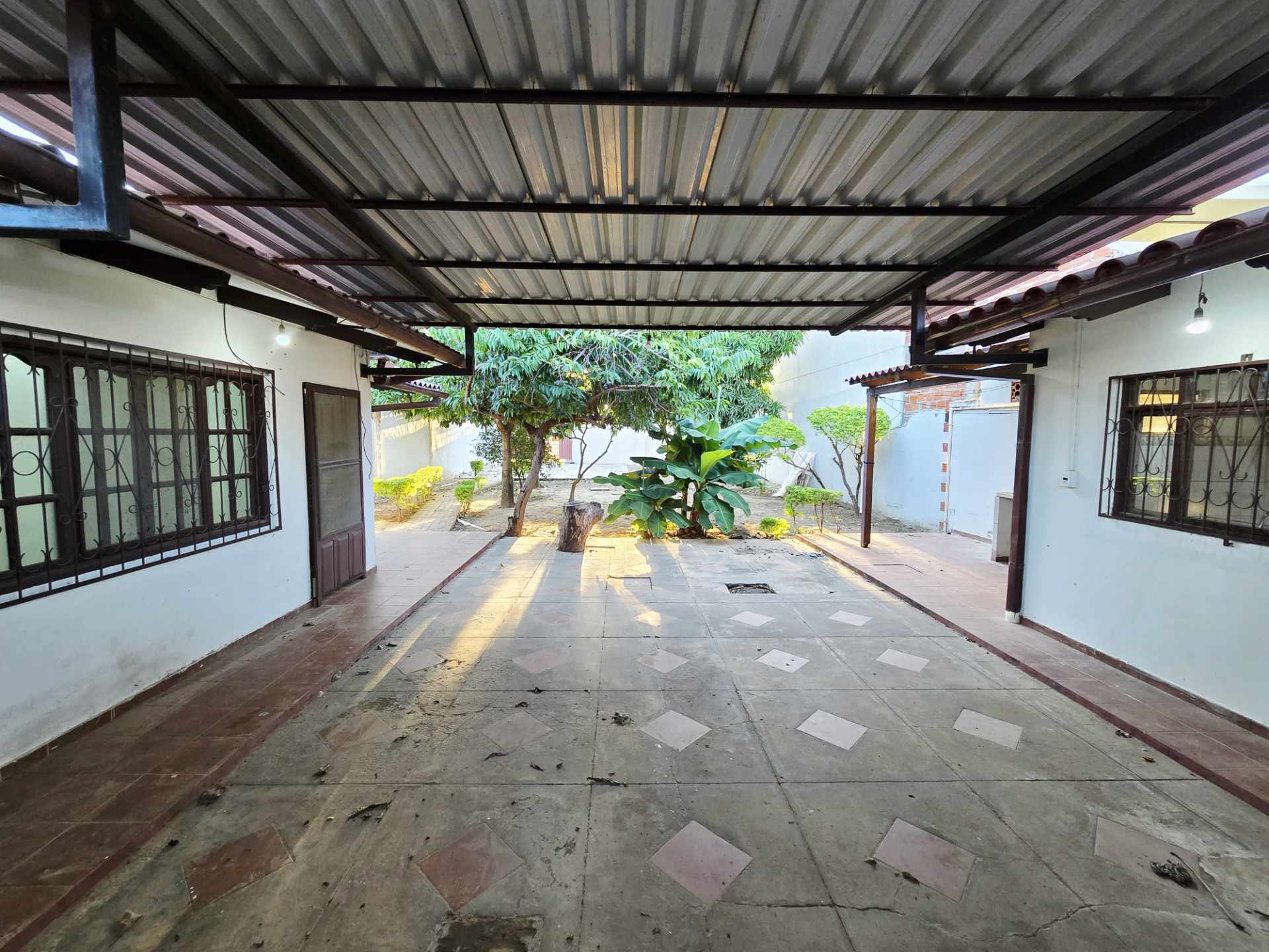 Casa en AlquilerProlongacion Beni entre 6to y 7mo anillo Foto 1