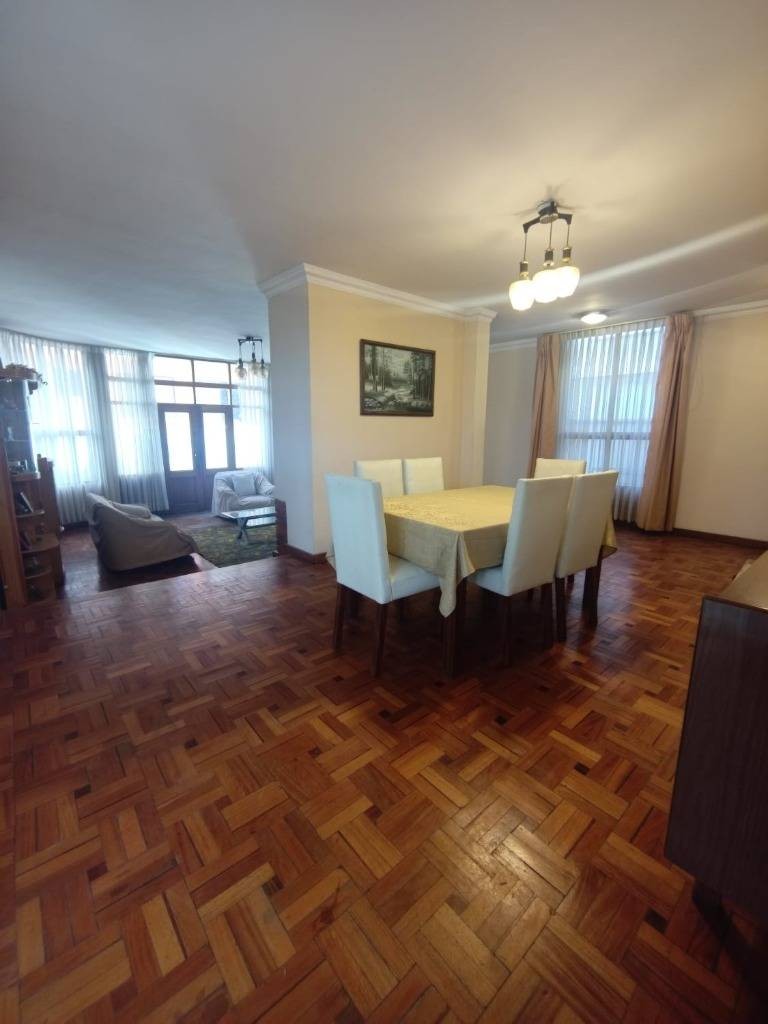 Casa en Calacoto en La Paz 4 dormitorios 5 baños 3 parqueos Foto 21