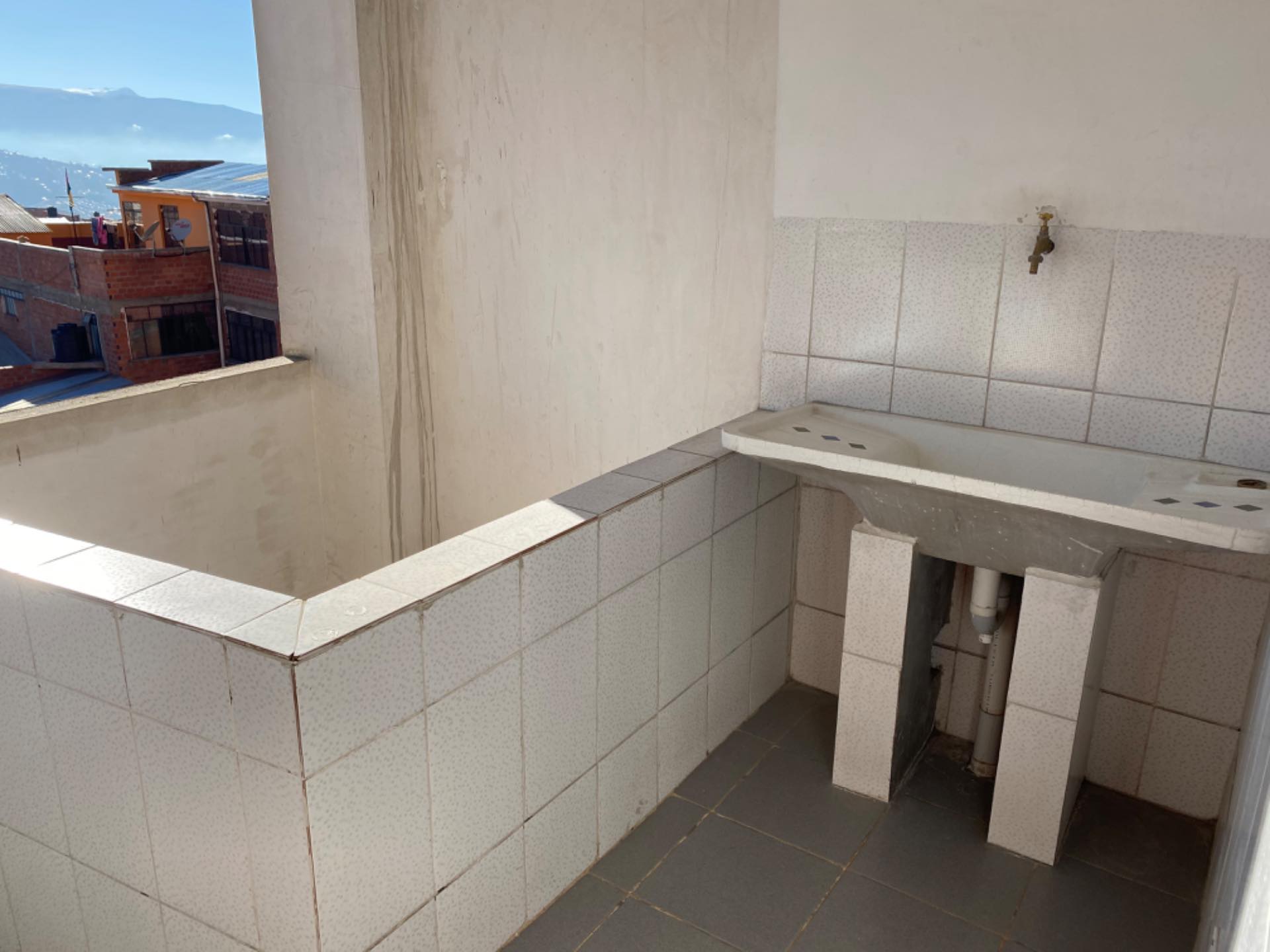 Edificio en VentaALTO SAN PEDRO   CALLLE: JORGE DE LÁ REZA #1581   27 dormitorios 13 baños 10 parqueos Foto 9