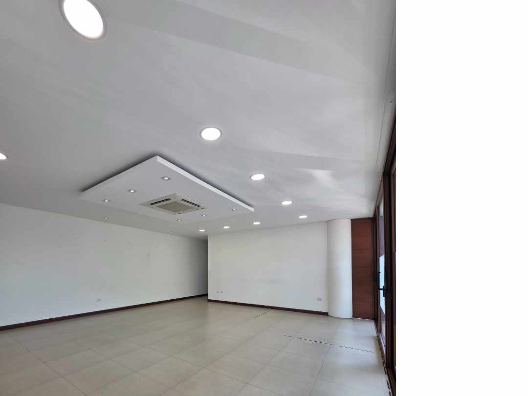 Departamento en AlquilerZona Norte 
6to. Anillo ( Av.Banzer y Beni)
Condominio Torres de  la Sierra 3 dormitorios 4 baños 1 parqueos Foto 25