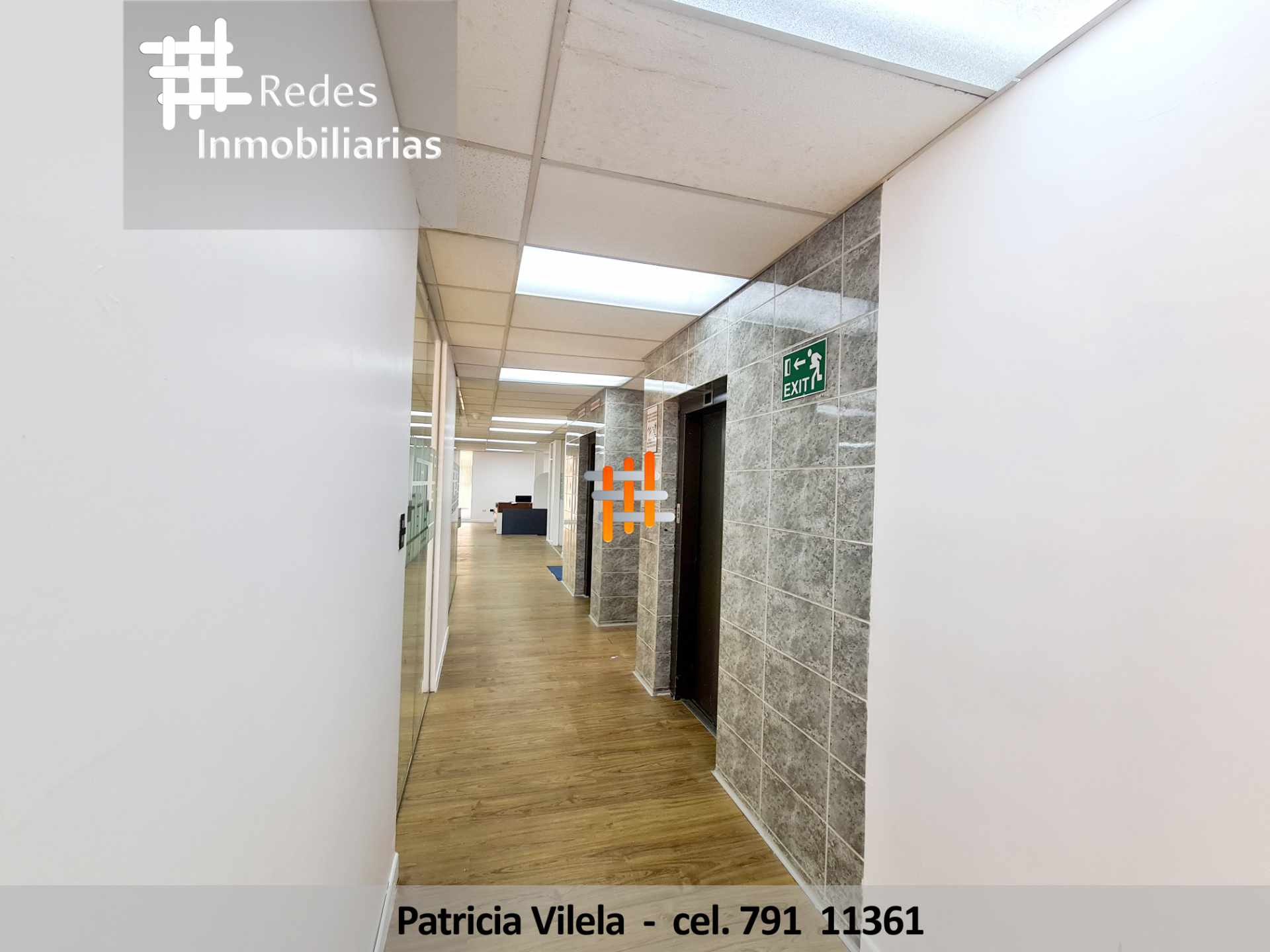 Oficina en VentaOFICINA EN VENTA EN CALACOTO EN EDIFICIO EMPRESARIAL - DIVISIONES DE VIDRIO TEMPLADO 5 dormitorios 2 baños 2 parqueos Foto 7