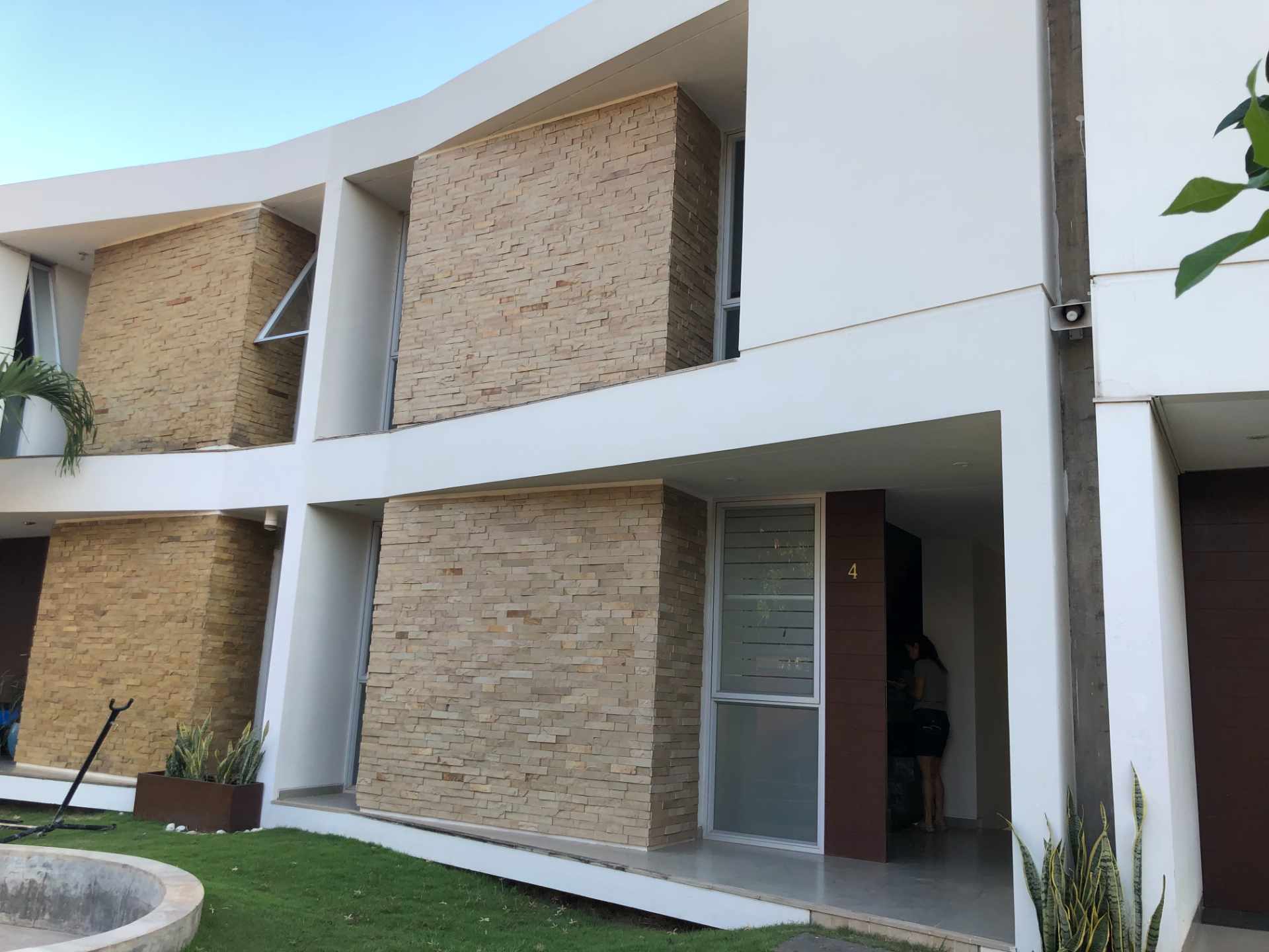 Casa en Entre 6to y 7mo anillo Norte en Santa Cruz de la Sierra 3 dormitorios 3 baños 2 parqueos Foto 2