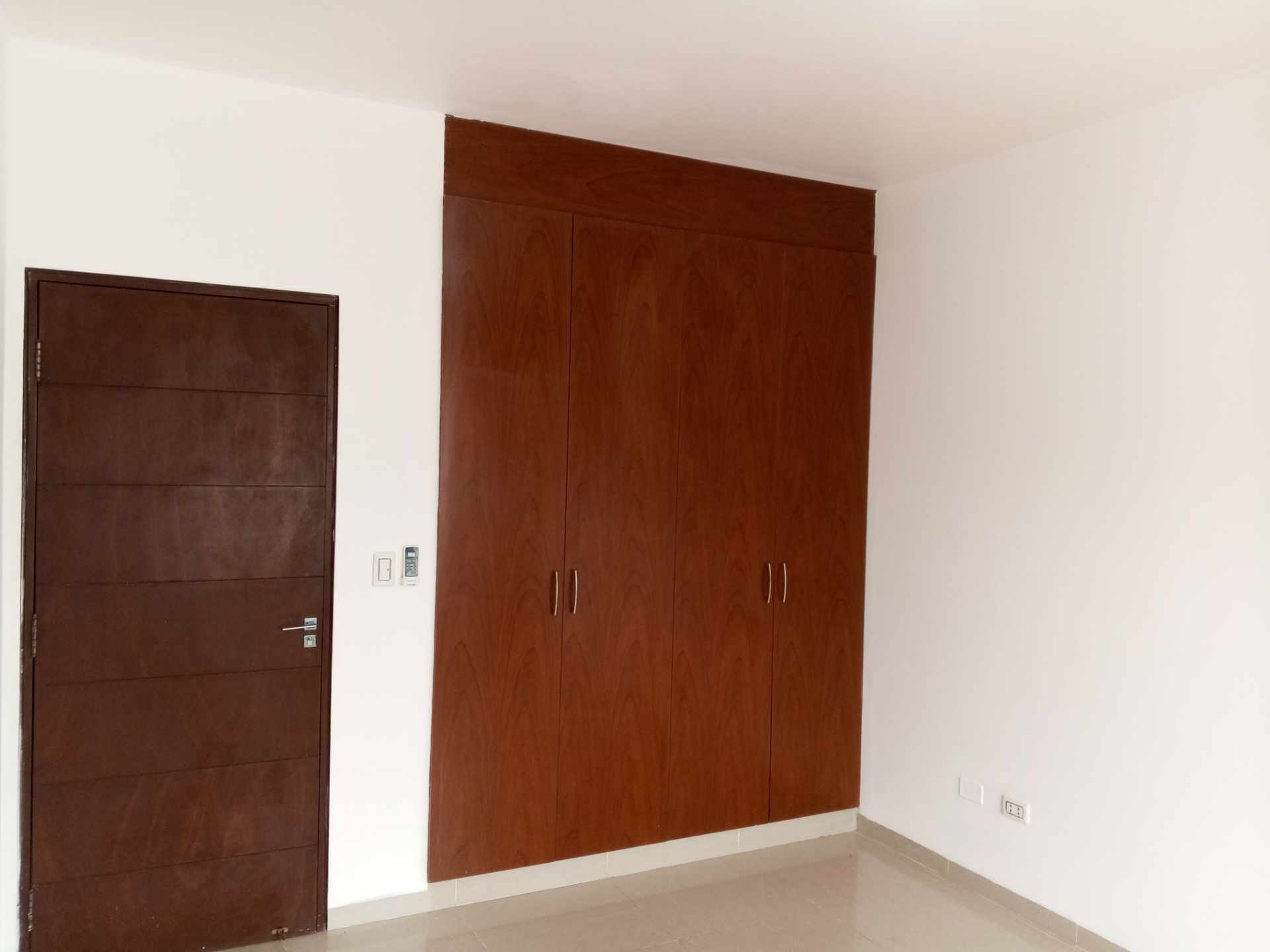 Departamento [CONDOMINIO JERUSALEN| 4TO. Y 5TO. ANILLO ZONA NORTE ENTRE RADIAL 26 Y 27 CERCA DE MALL LAS BRISAS] ALQUILER SIN MUEBLES DPTO. 1 DORMITORIO SIN PARQUEO Foto 8