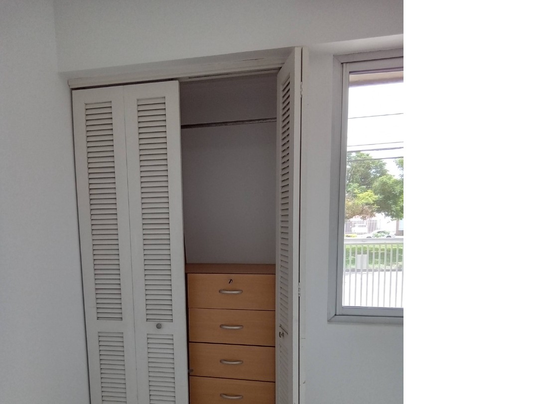 Departamento en VentaAv. Beni entre 4 y 5 anillo Condominio Valeria 1 Foto 18