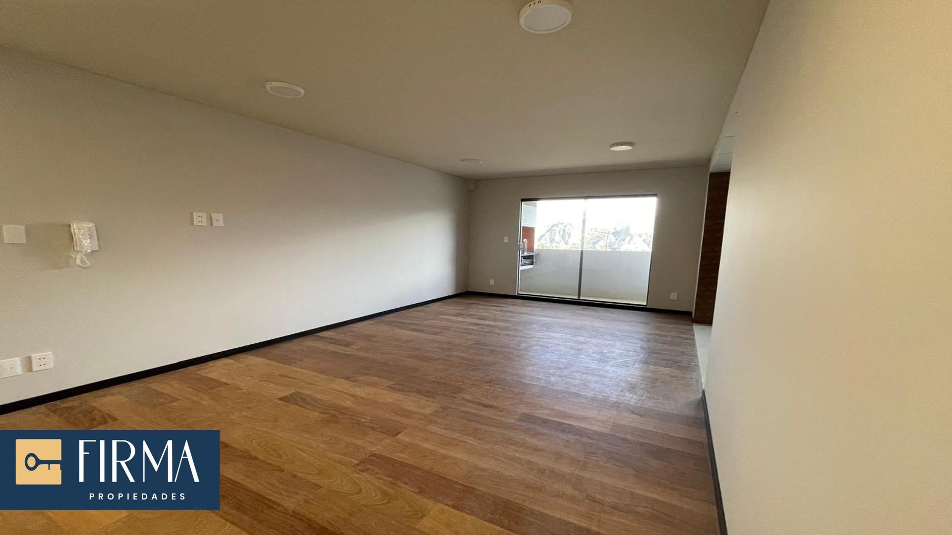 Departamento en Achumani en La Paz 3 dormitorios 3 baños 1 parqueos Foto 2