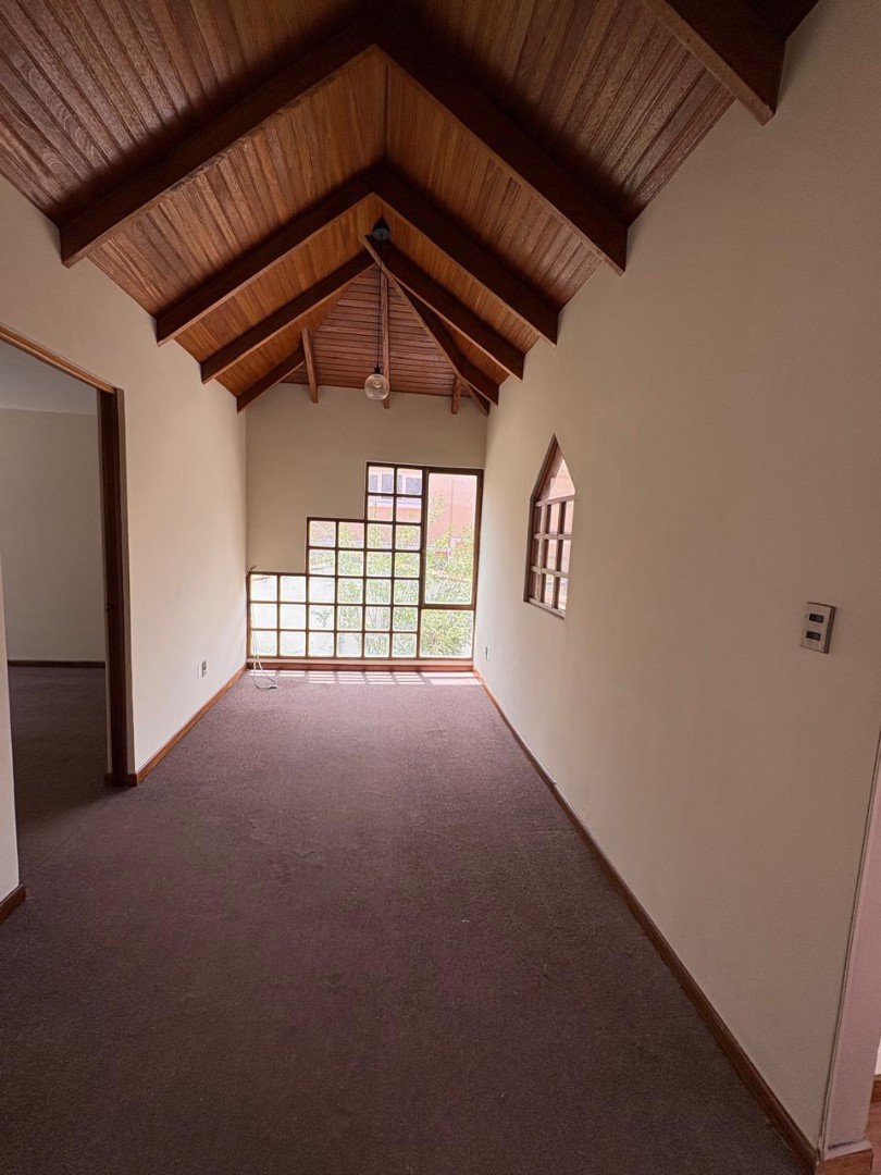 Casa en AlquilerBonita Casa en Alquiler
3 dormitorios, Achumani Foto 5