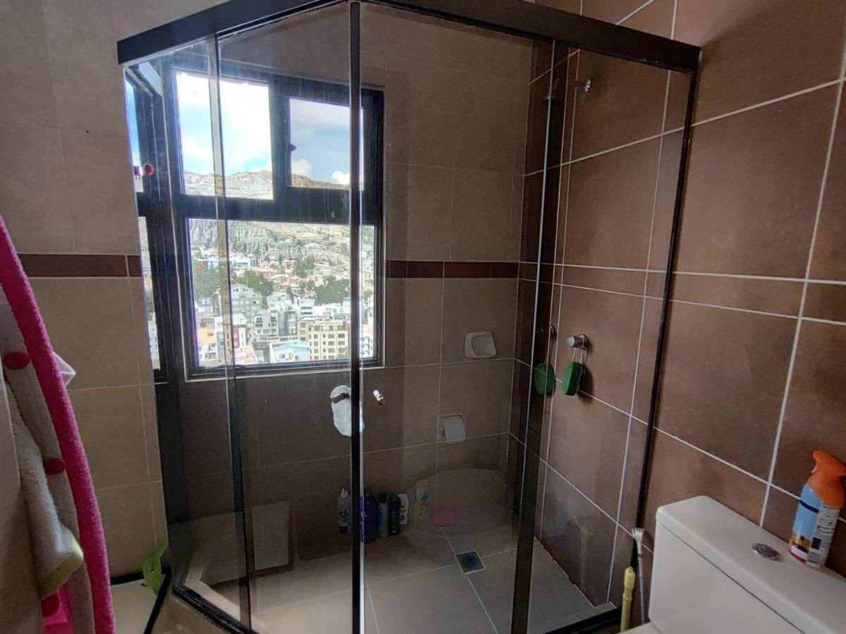 Departamento en AnticréticoCALLE 25 CALACOTO AV. MUÑOZ REYES Foto 6