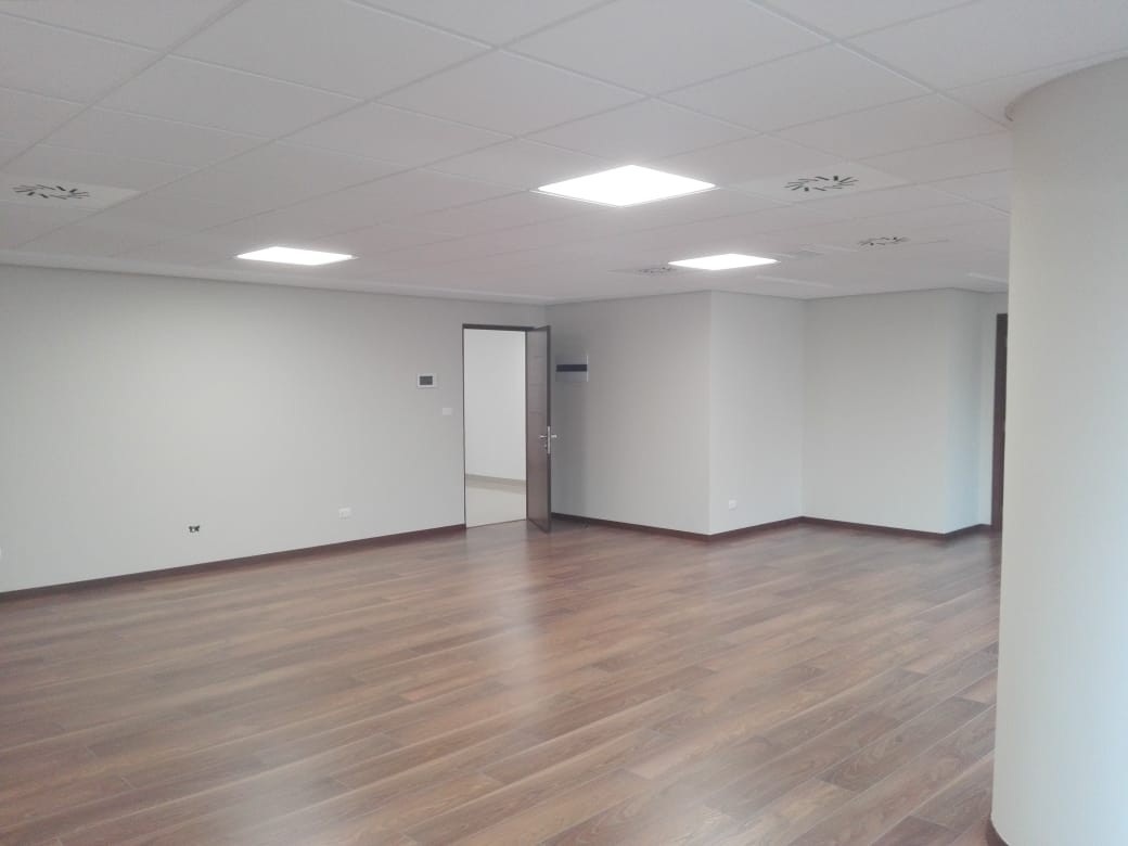 Oficina en San Jorge en La Paz 1 dormitorios 2 baños 1 parqueos Foto 8