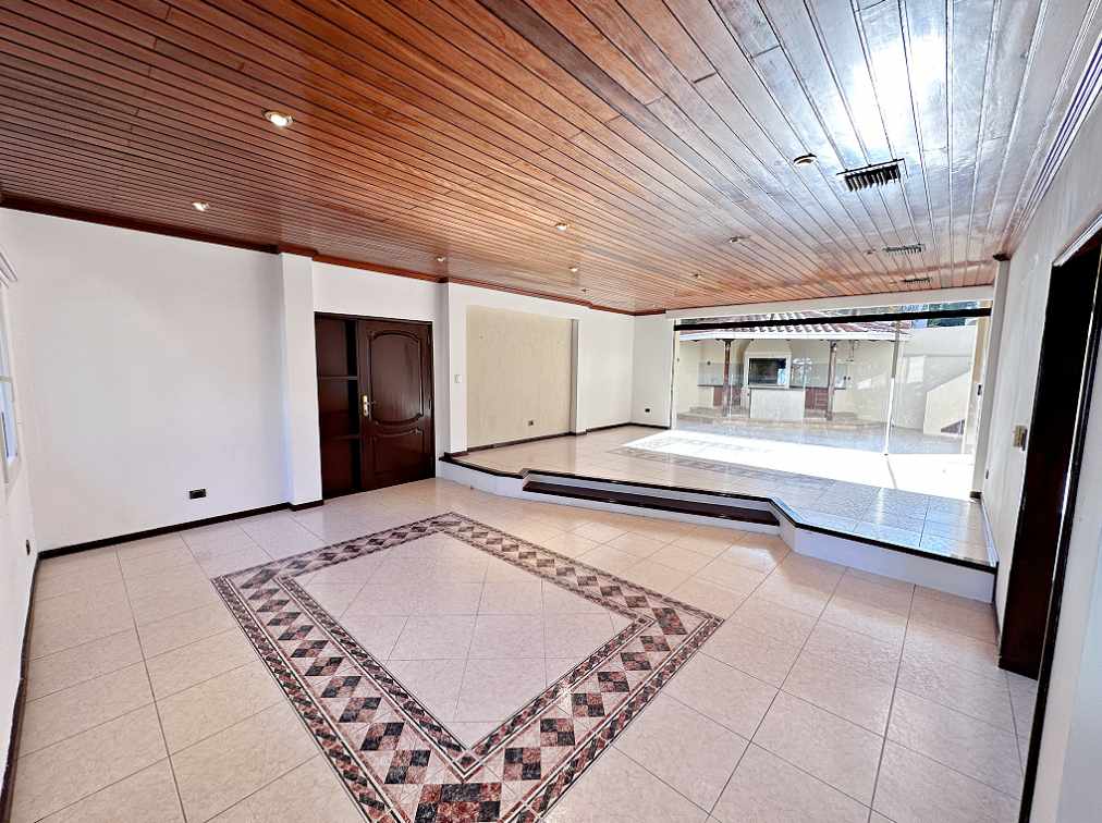 Casa 6to Anillo, Zona Norte, Urbanización Ciudad Jardín, calle Los Tulipanes Foto 13