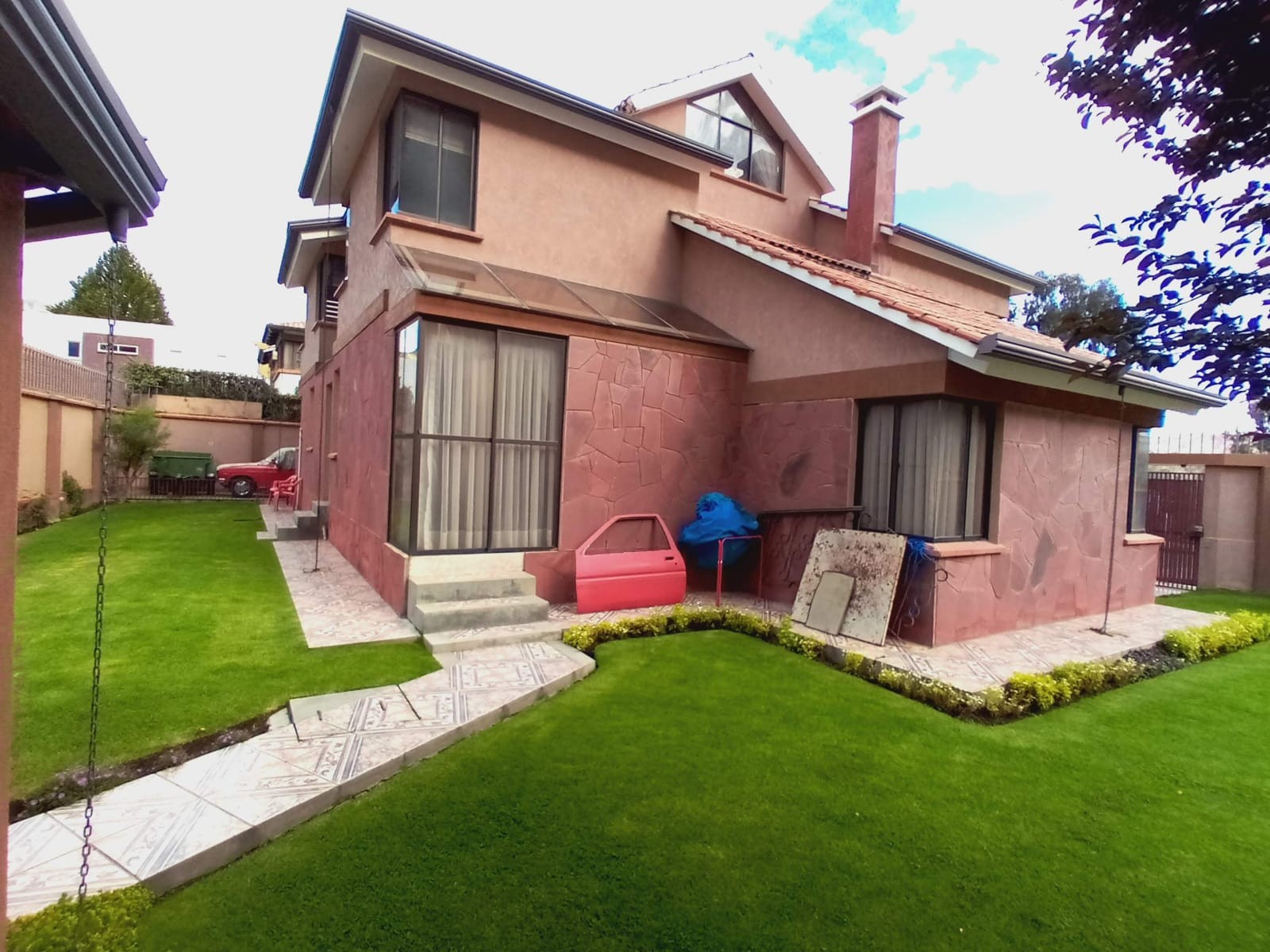 Casa en Venta‼️Compra está bella casa en Esquina de Achumani‼️ Sector la Barqueta. 4 dormitorios 5 baños 5 parqueos Foto 5