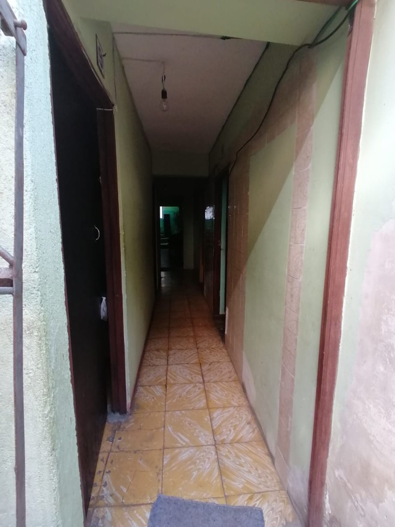 Casa en VentaTERMINAL MINASA (CV 222),  media cuadra, en calle Fausto Reynaga 11 dormitorios 5 baños  Foto 3