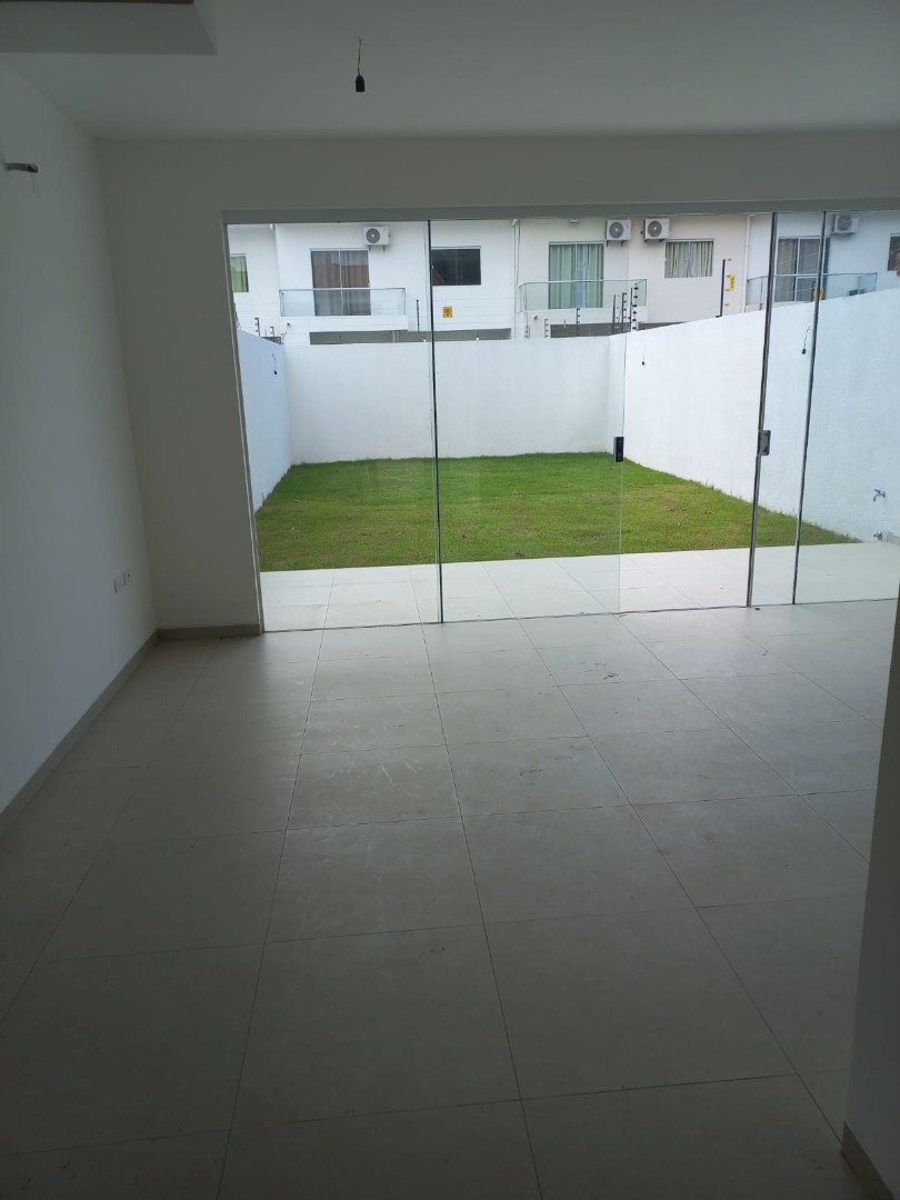 Casa en Entre 8vo y 9no anillo Norte en Santa Cruz de la Sierra 3 dormitorios 7 baños 2 parqueos Foto 29