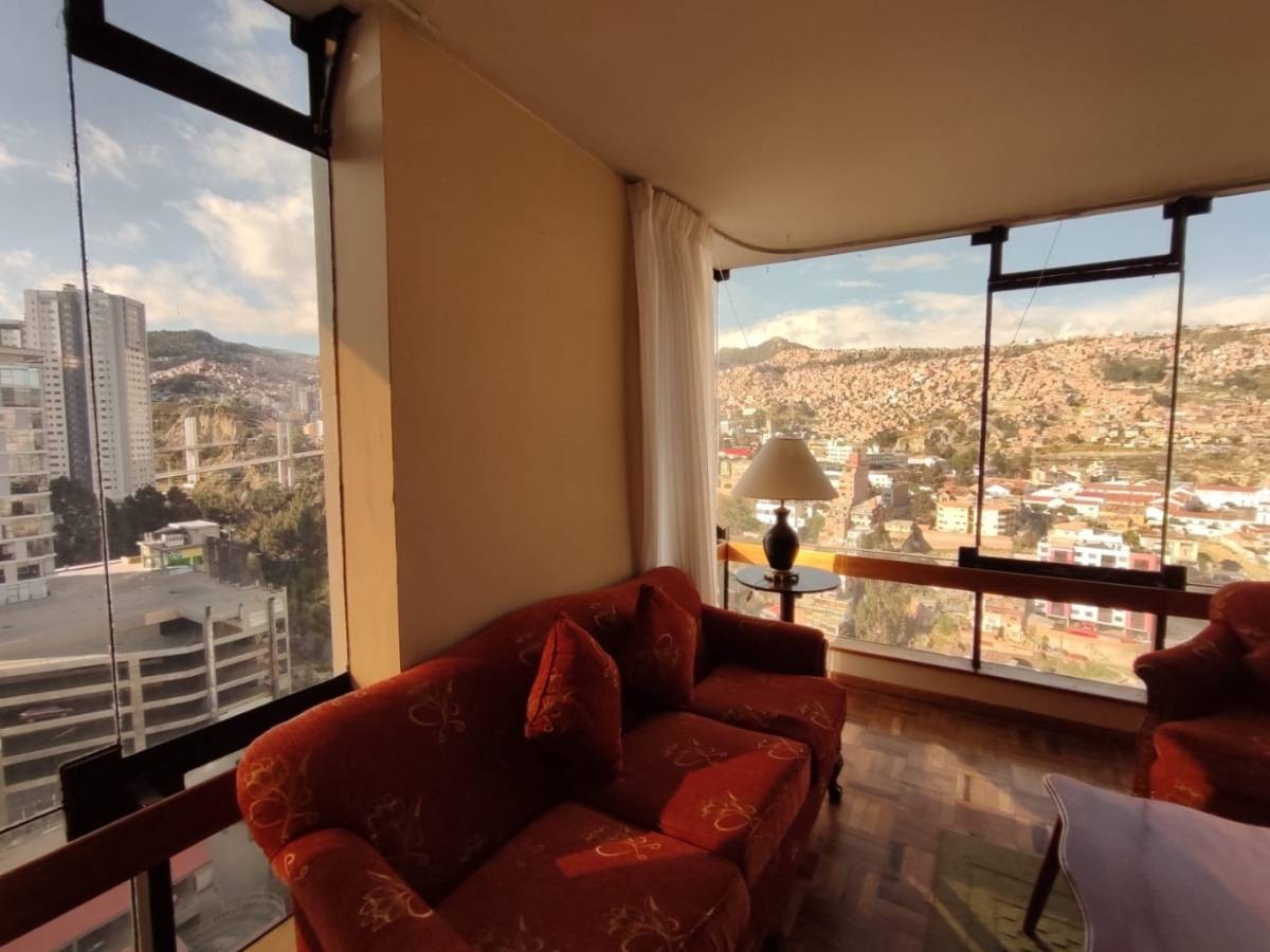 Departamento en San Jorge en La Paz 2 dormitorios 3 baños 1 parqueos Foto 6