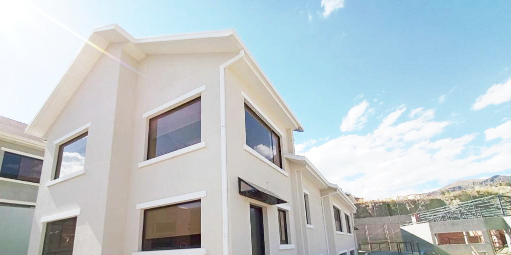 Casa en Achumani en La Paz 3 dormitorios 4 baños 1 parqueos Foto 1