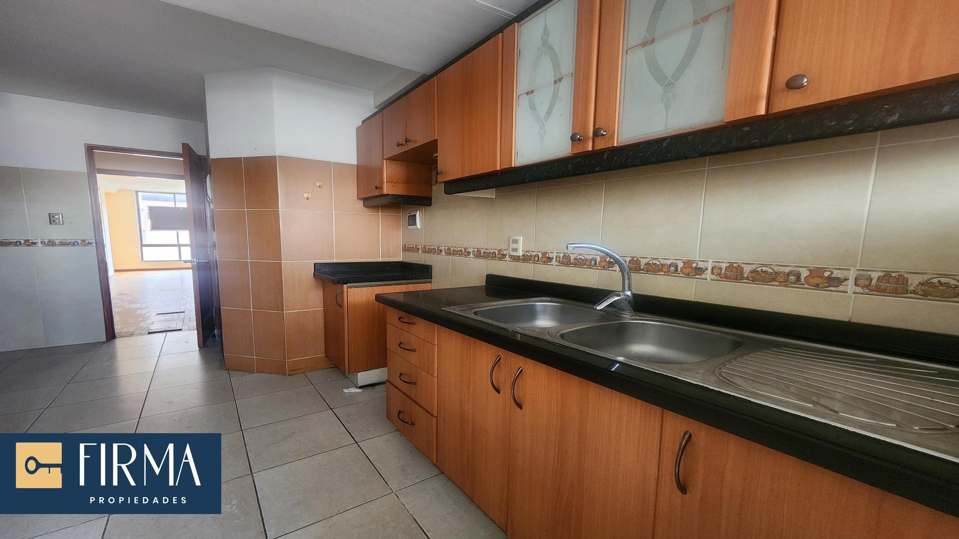 Departamento en Miraflores en La Paz 3 dormitorios 3 baños  Foto 5