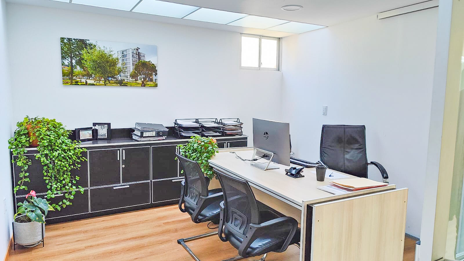 Oficina en Venta<b>OFICINA NUEVA DE 154 M2. EN VENTA EN LA AVENIDA 6 DE AGOSTO</b>  6 dormitorios 2 baños  Foto 4