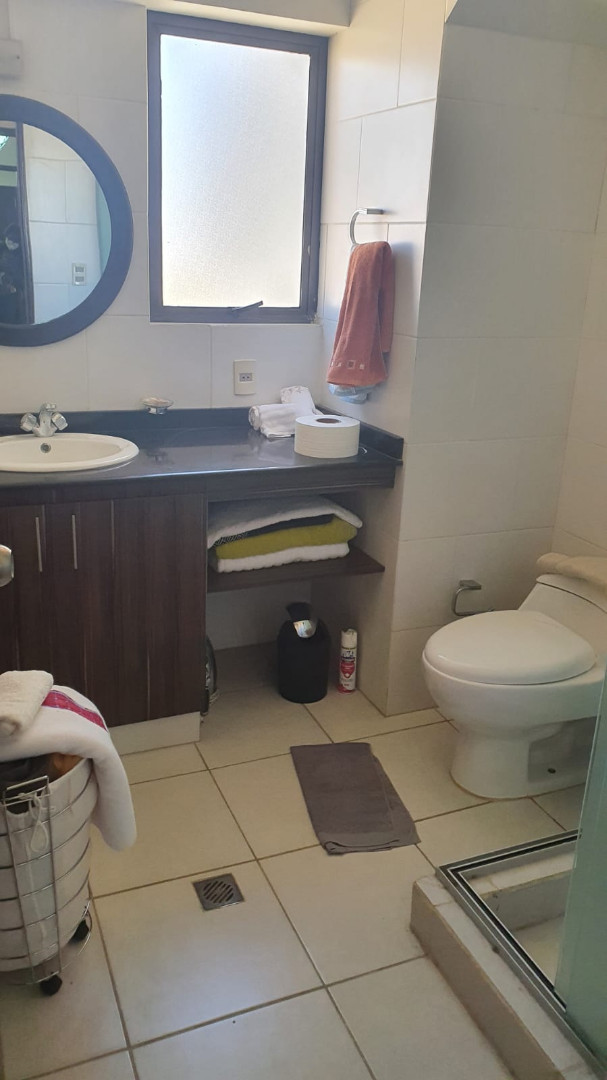 Departamento en VentaACHUMANI, inicio LAS LOMAS 3 dormitorios 3 baños 1 parqueos Foto 3