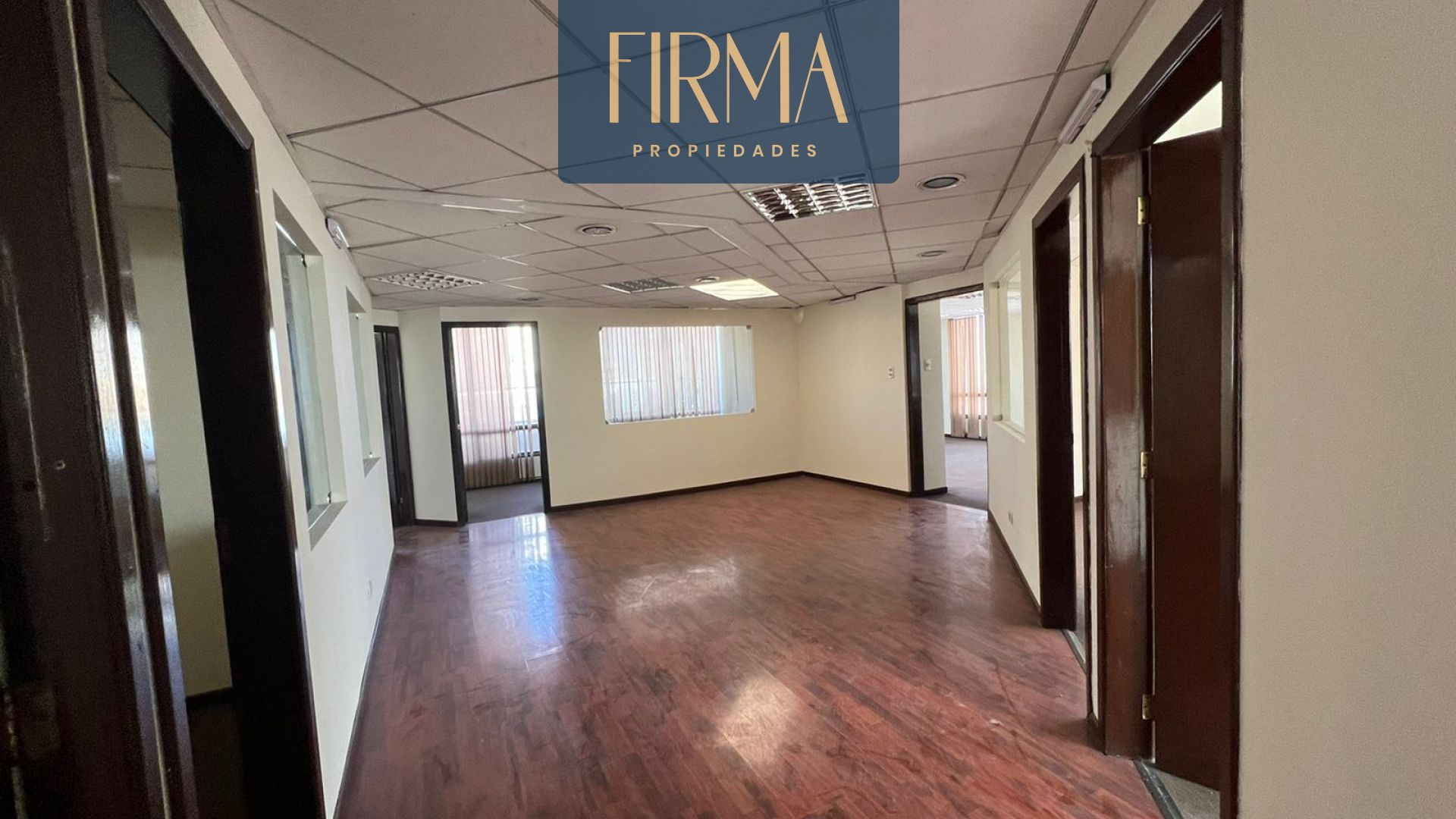 Oficina en AlquilerALQUILA ESTA OFICINA EN AV. 6 DE AGOSTO 6 dormitorios 2 baños 1 parqueos Foto 1