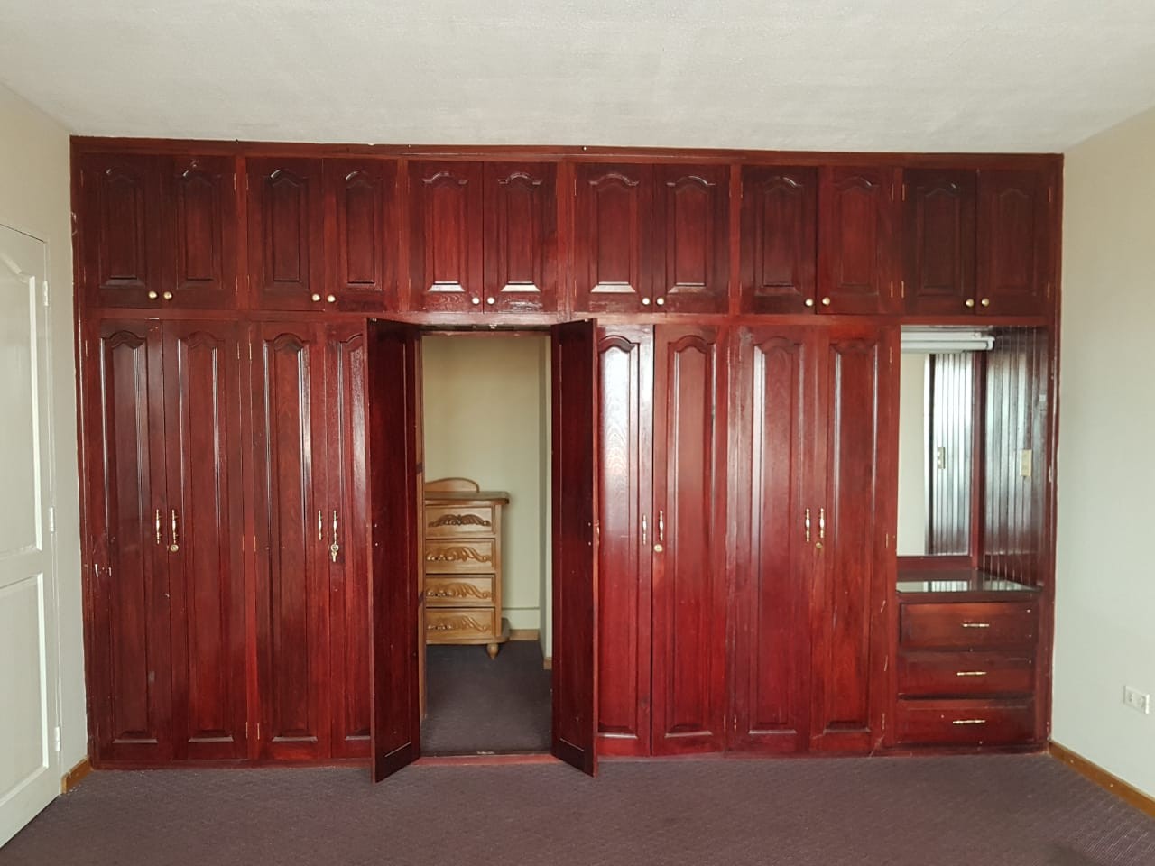 Casa Avenida Atahuallpa frente al segundo tanque de semapa Foto 7