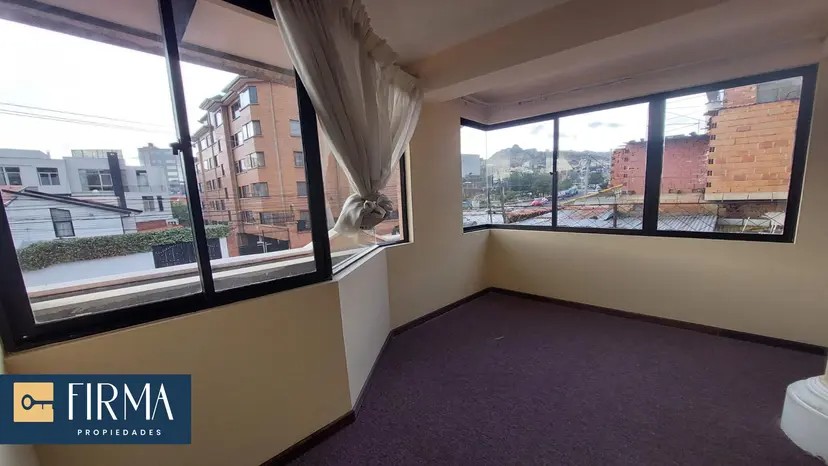 Casa en Calacoto en La Paz 3 dormitorios 3 baños 4 parqueos Foto 10