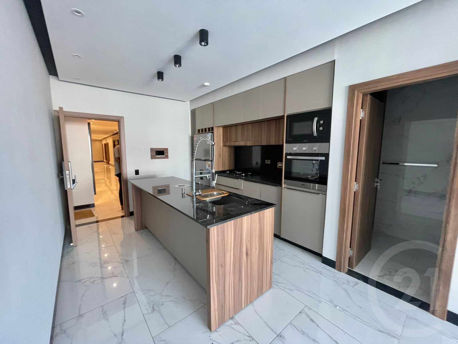 Departamento en Equipetrol en Santa Cruz de la Sierra 2 dormitorios 2 baños 1 parqueos Foto 3