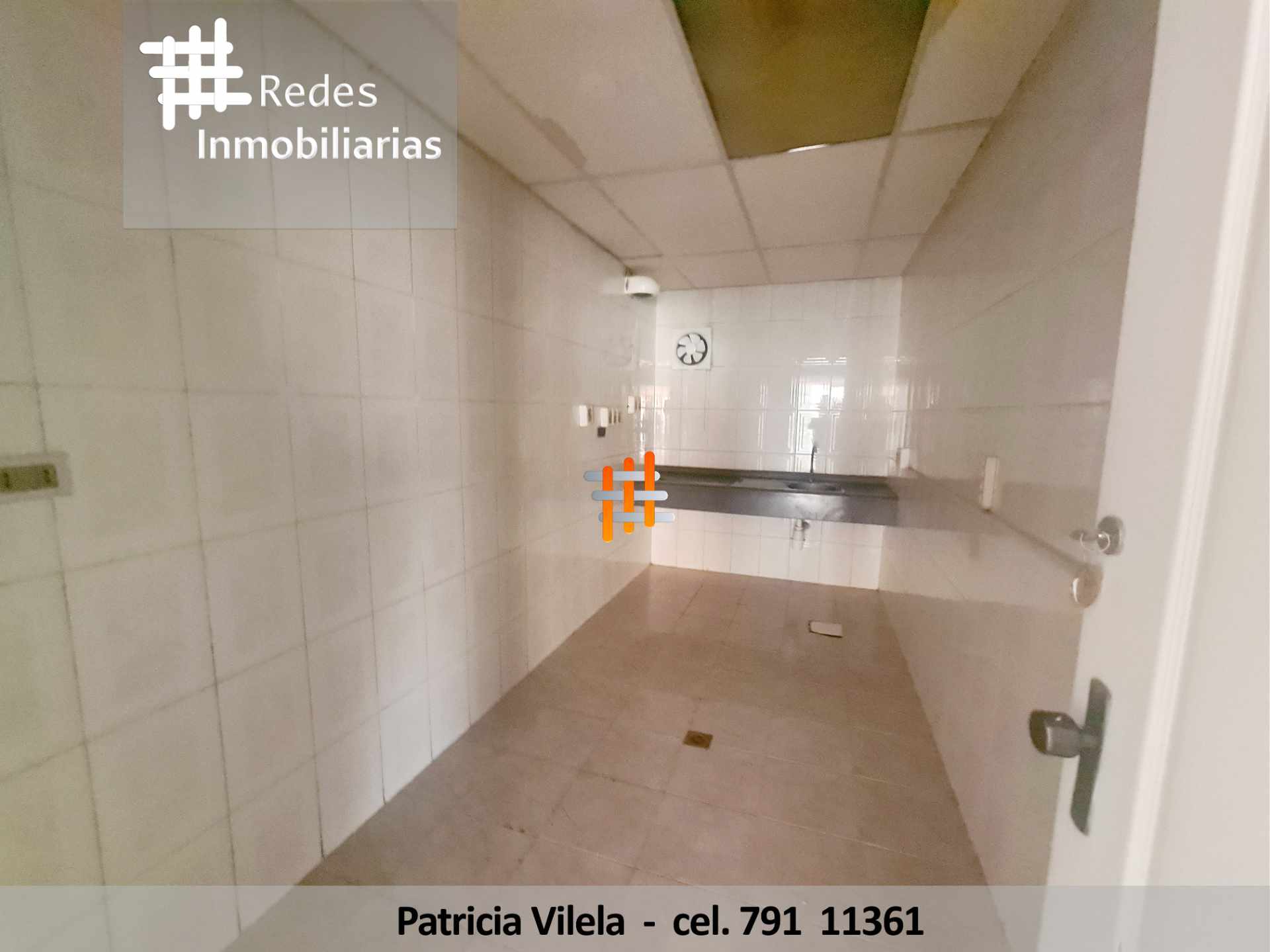 Oficina en VentaOFICINA EN VENTA EN CALACOTO EN EDIFICIO EMPRESARIAL Foto 13