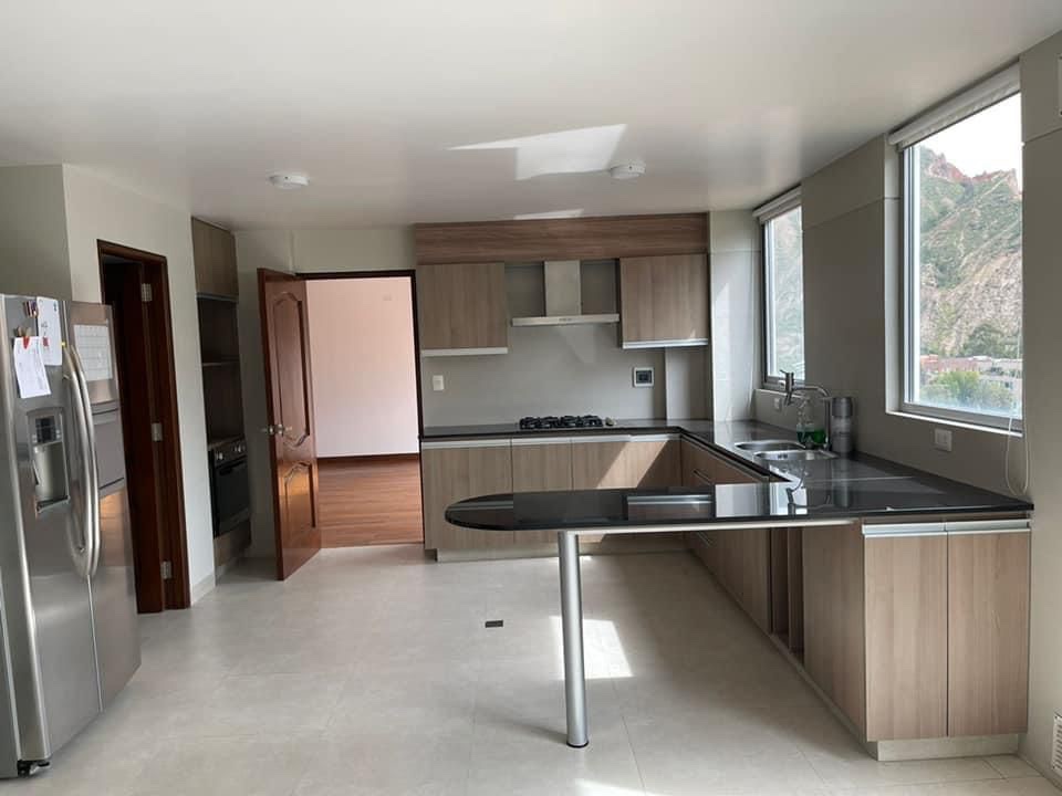 En Alquiler a $us 1,500 Foto 5