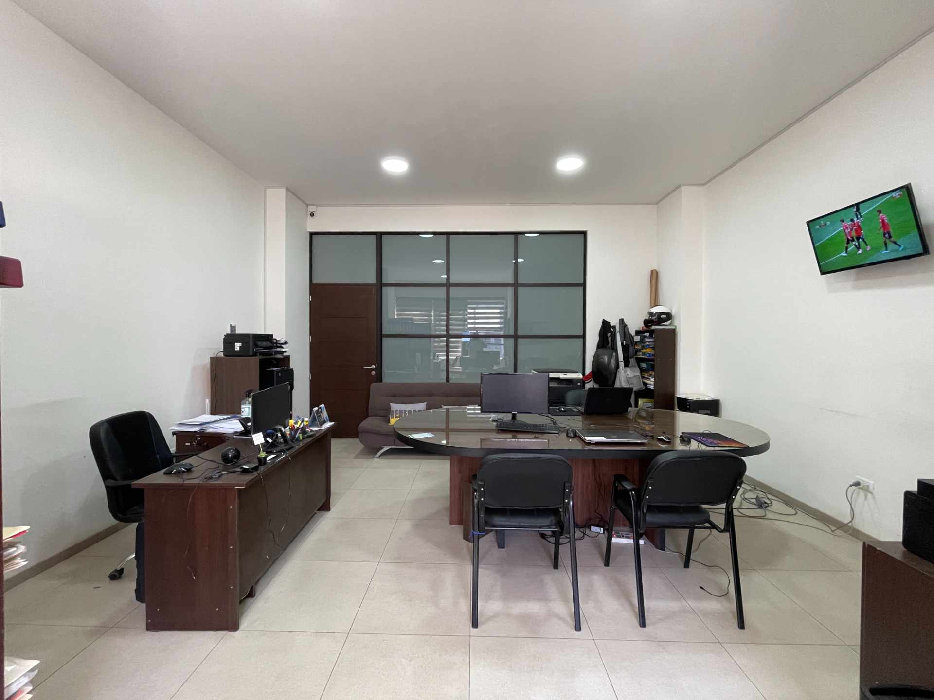 Oficina en AlquilerParque del Arquitecto - C. Quijarro casi Av. Uyuni  2 dormitorios 1 baños 1 parqueos Foto 16
