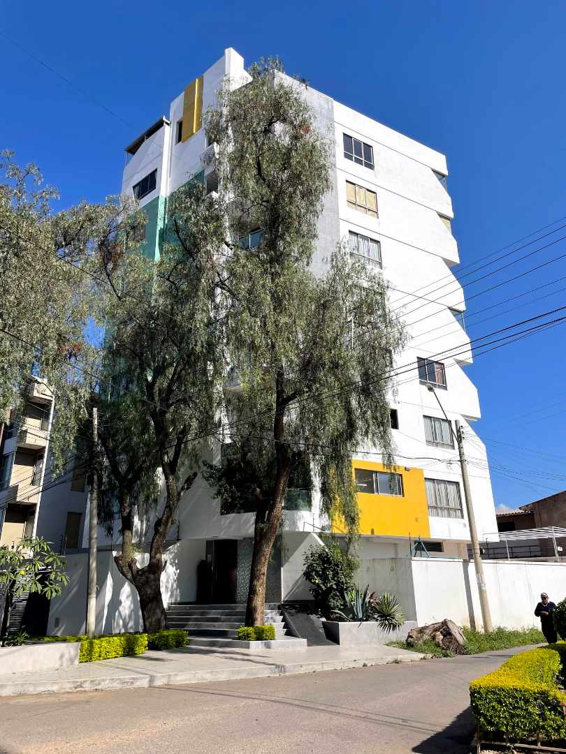 En Alquiler a Bs 3,800 Foto 1