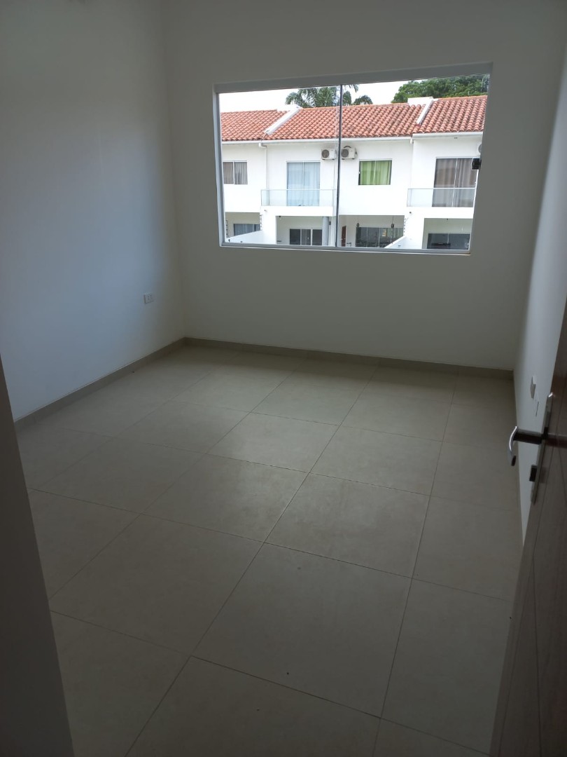 Casa en Entre 8vo y 9no anillo Norte en Santa Cruz de la Sierra 3 dormitorios 7 baños 2 parqueos Foto 15