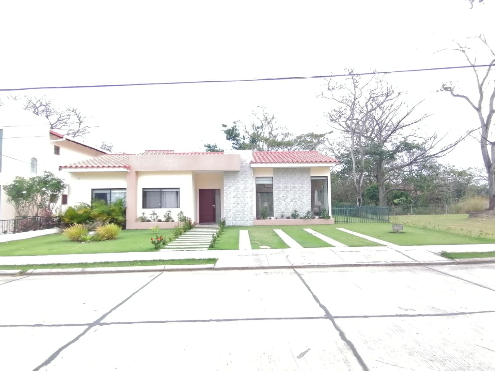 Casa en AlquilerURUBO CASA EN ALQUILER O VENTA !!!!
CONDOMINIOM SANTA CRUZ LA VIEJA 
HERMOSA CASA DE UNA PLANTA 
MUY ACOGEDORA !!!!! Foto 12