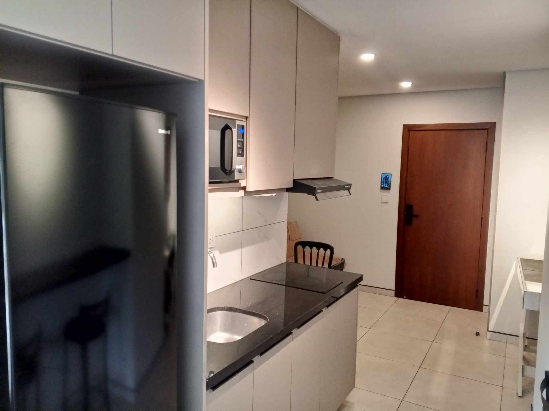 Departamento ALQUILO MONOAMBIENTE AMOBLADO EN CONDOMINIO STRATTO, Equipetrol Norte, 3er. y 4to. Anillo. Foto 8