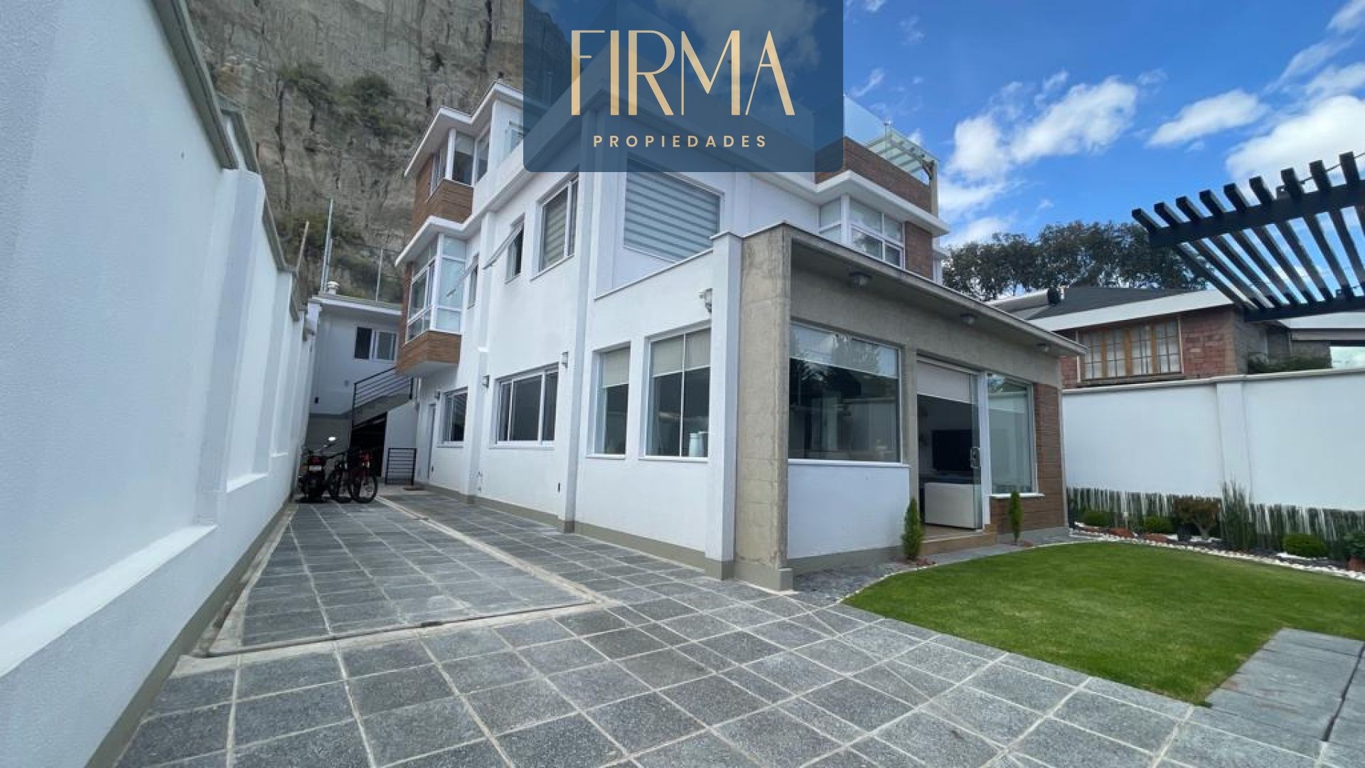 Casa CASA EN VENTA EN ACHUMANI - CONDOMINIO LAS KANTUTAS Foto 1