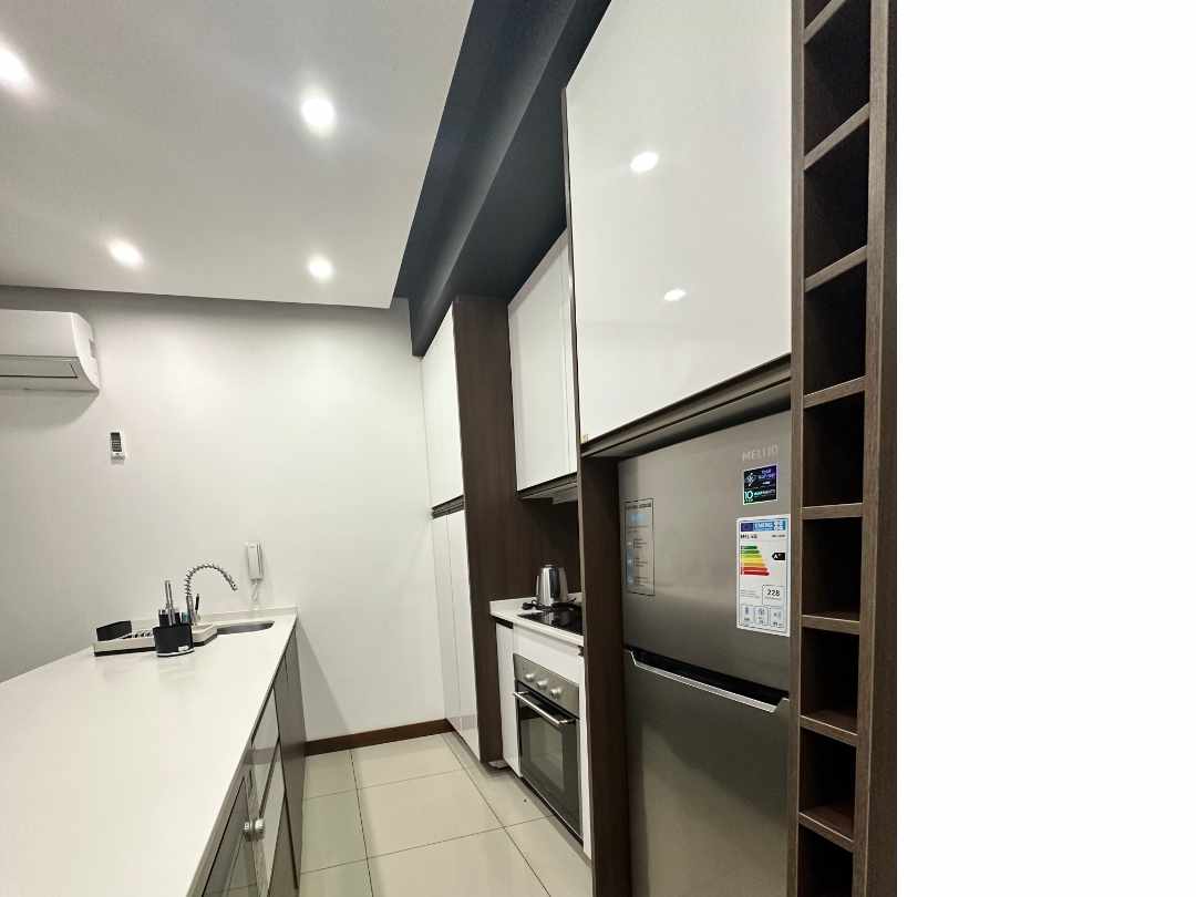 Departamento en Sirari en Santa Cruz de la Sierra 1 dormitorios 1 baños 1 parqueos Foto 3