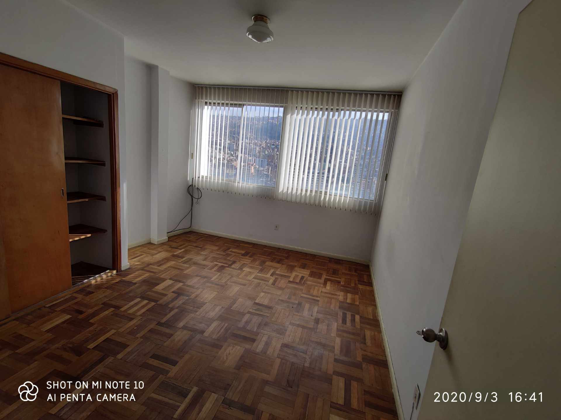 Departamento en VentaZona Central, avenida 16 de julio # 1655 , Edificio Alameda 3 dormitorios 4 baños  Foto 3