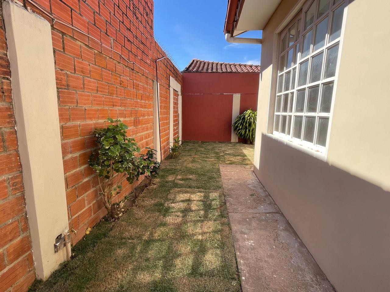 Casa en VentaAmplia y Hermosa casa de Una planta -  Zona Norte entre 6to y 7mo Anillo Foto 13