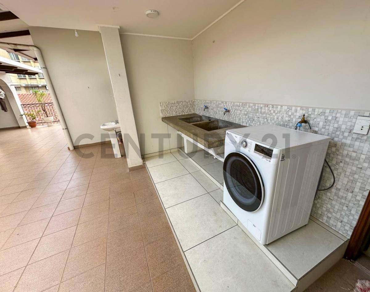 Departamento en Centro en Santa Cruz de la Sierra 1 dormitorios 1 baños  Foto 9