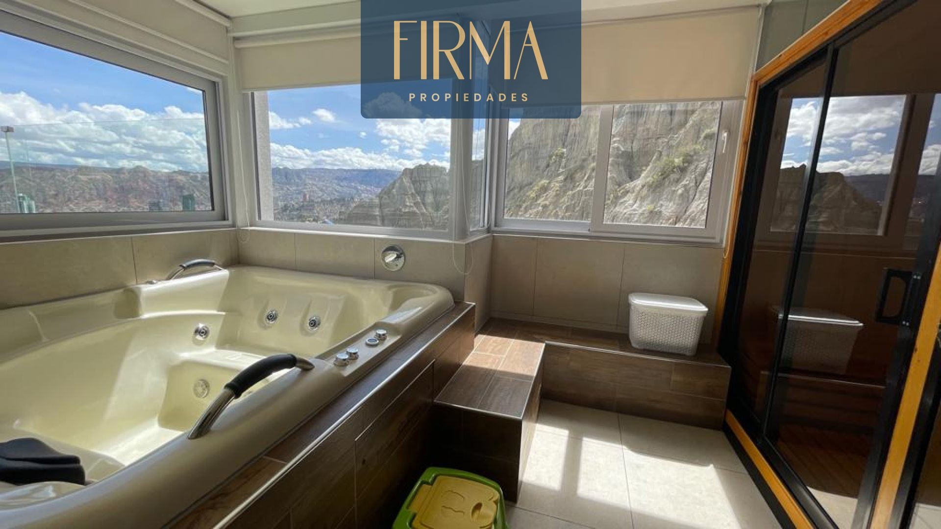 Casa en Achumani en La Paz 4 dormitorios 7 baños 3 parqueos Foto 10