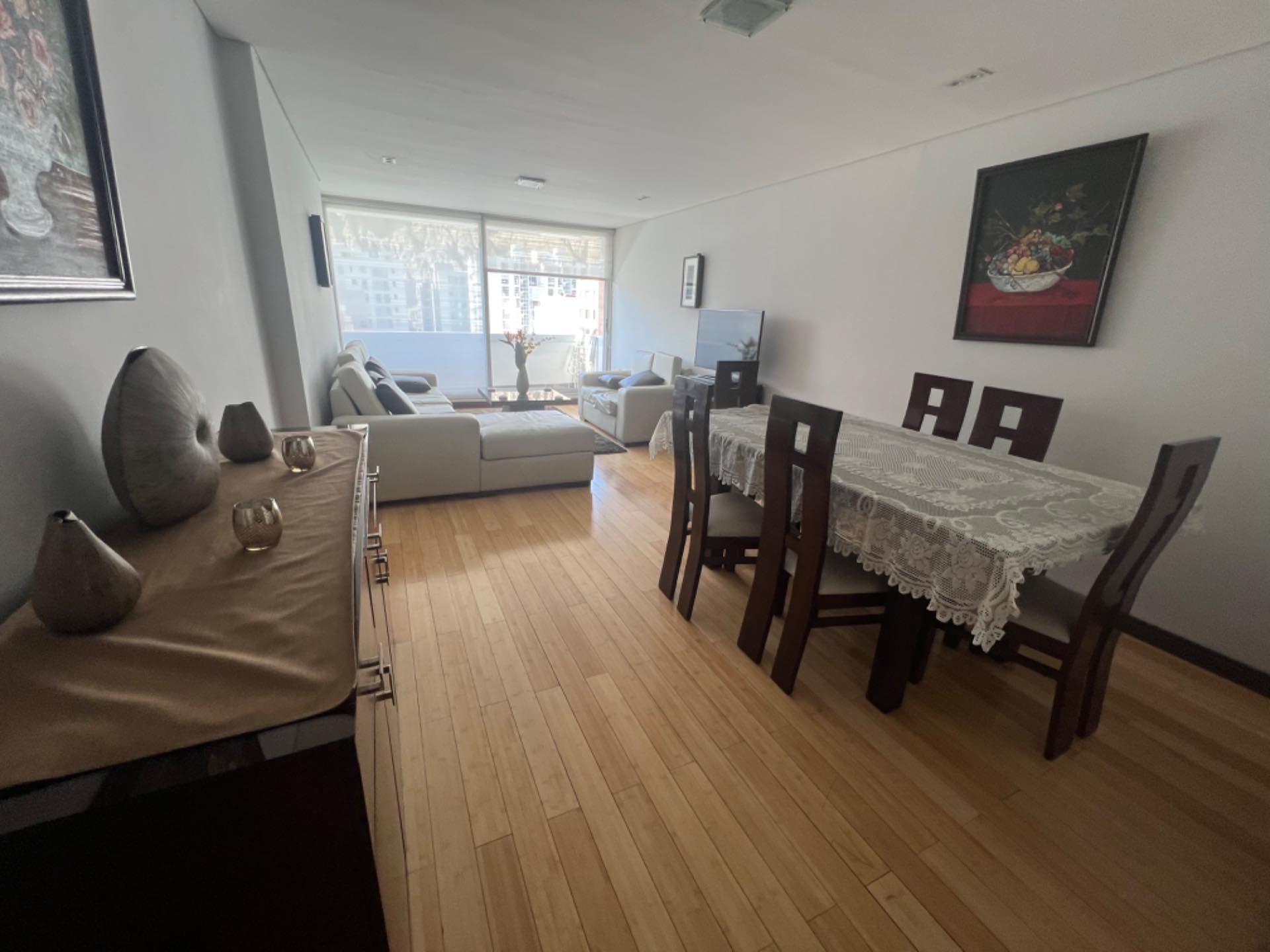 Departamento en AlquilerCalle 10 de calacoto avenida principal  3 dormitorios 3 baños 1 parqueos Foto 5