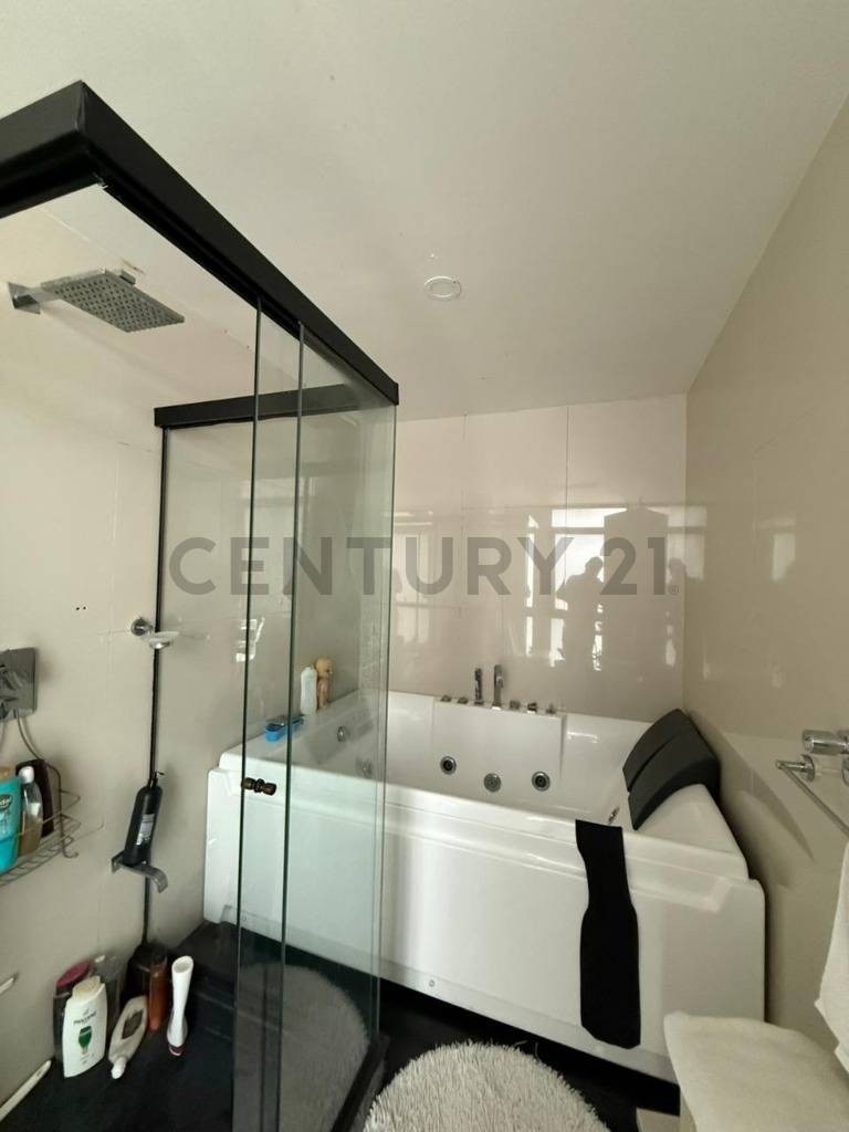 Departamento en Achumani en La Paz 4 dormitorios 5 baños 1 parqueos Foto 5