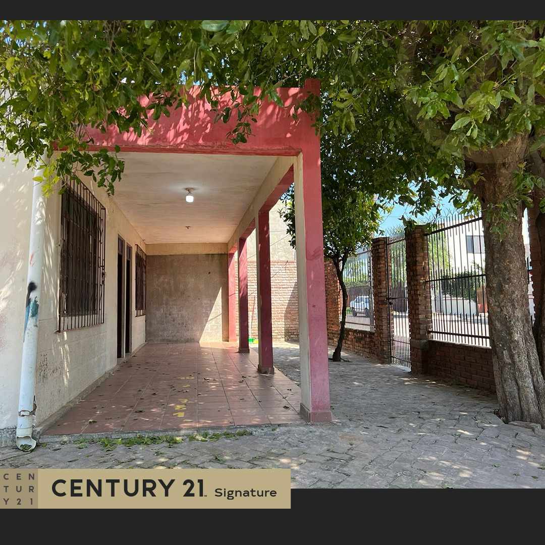 Casa en VentaCASA EN VENTA CALLE DELMIRA CUELLAR ESQUINA MOTACU-WARNES Foto 4