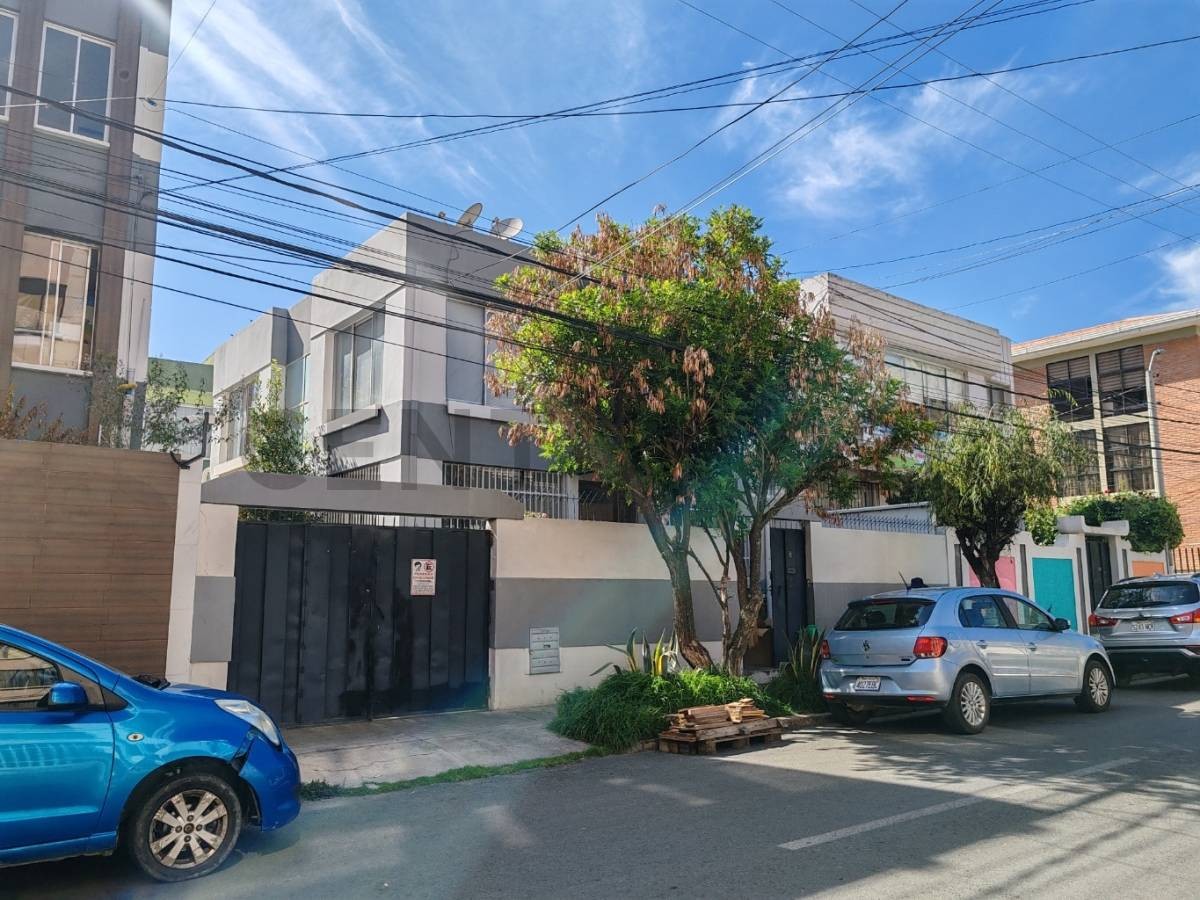 En Alquiler a Bs 11,800 Foto 4