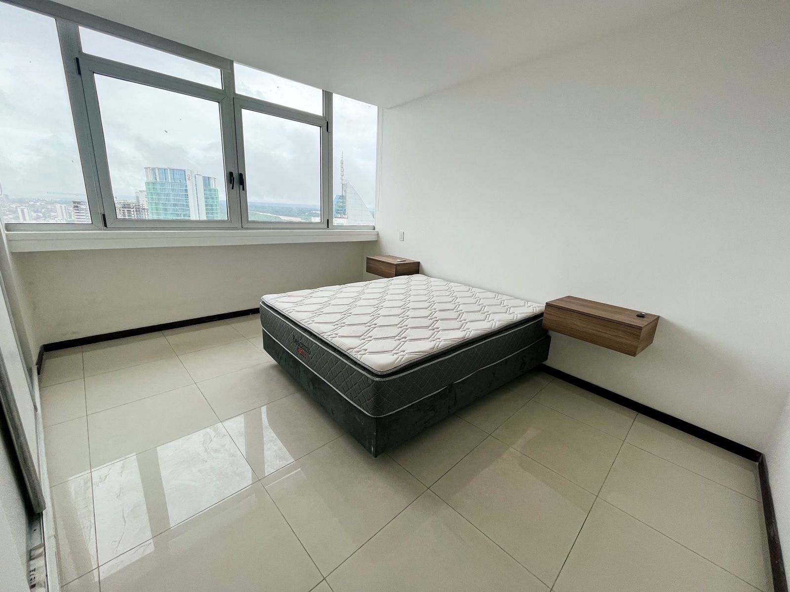 Departamento en AlquilerDPTO 3 DORMITORIOS AMOBLADO- PLATINIUM 2 FRENTE AL MALL VENTURA Foto 15